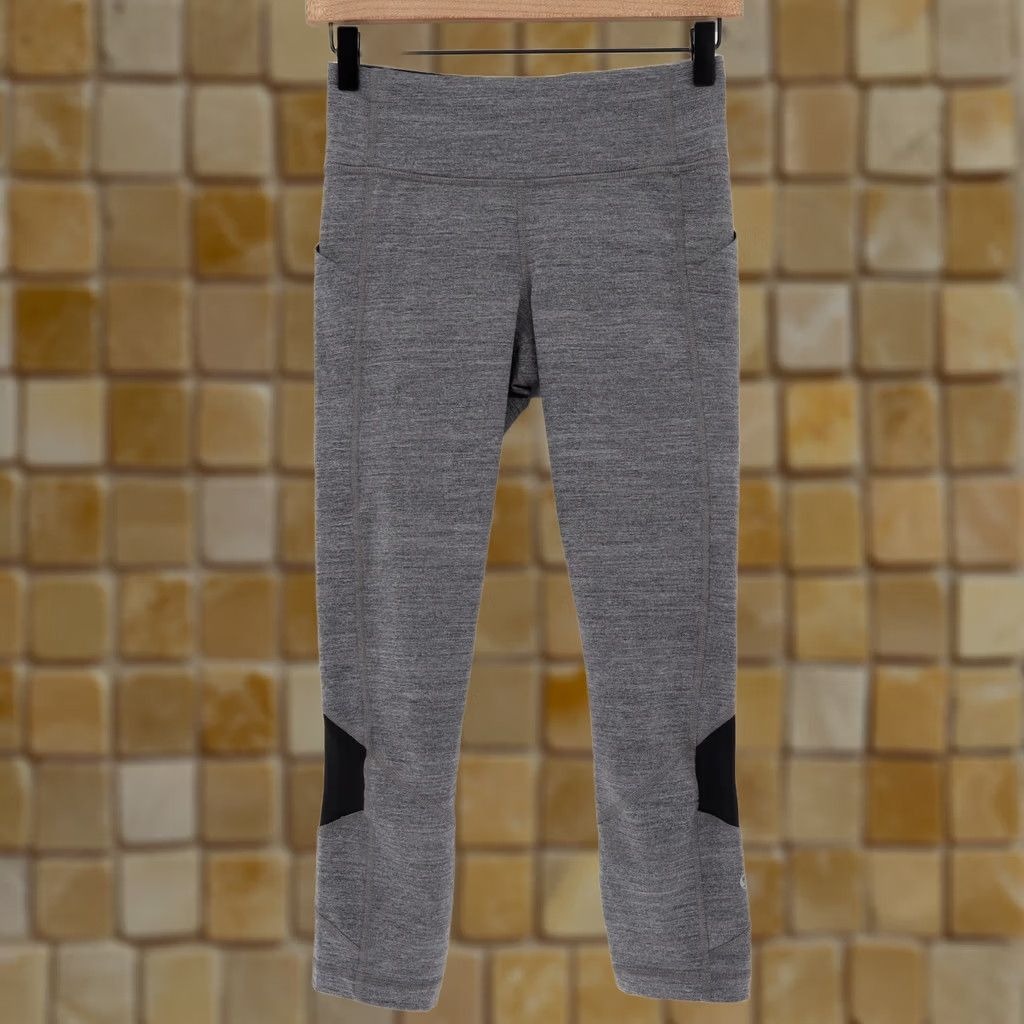 Lululemon Lululemon Women's Pace Rival Crop Leggings Slim Cropped Gray 4 Athletic Athleisure Running Yoga Vintage? Size ONE SIZE - 1 Thumbnail