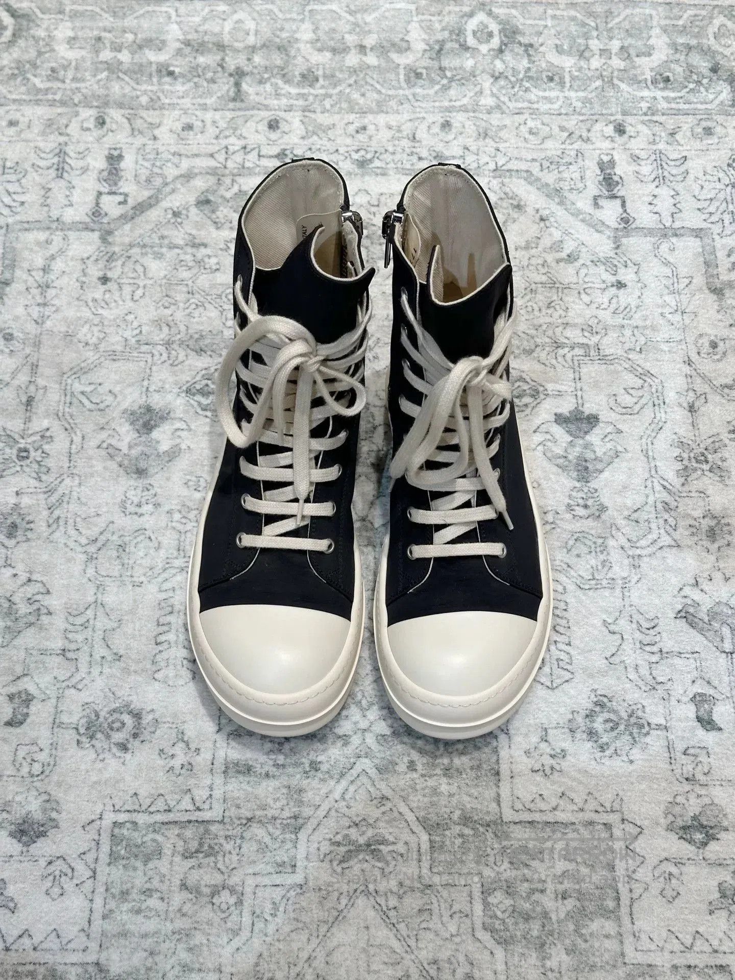 Rick Owens Drkshdw Rick Owens DRKSHDW High-Top Canvas Sneakers. Size US 7 / EU 40 - 2 Thumbnail