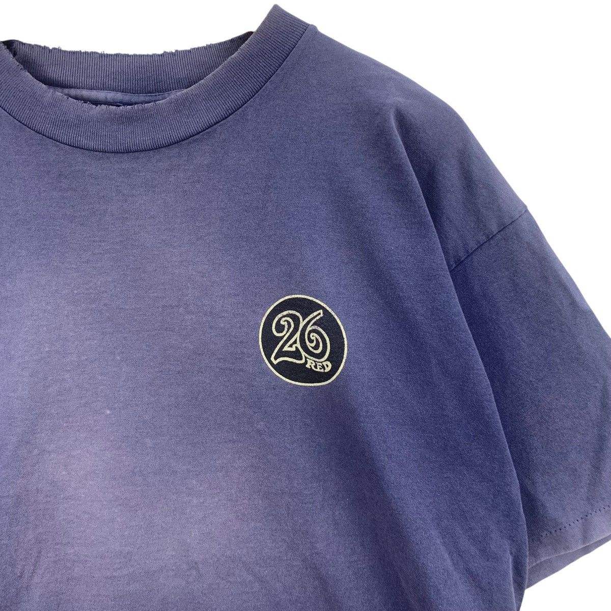 Vintage Vintage 26 RED SKATEBOARD Streetwear Thrashed Tee Shirt Top Size US XL / EU 56 / 4 - 7 Thumbnail