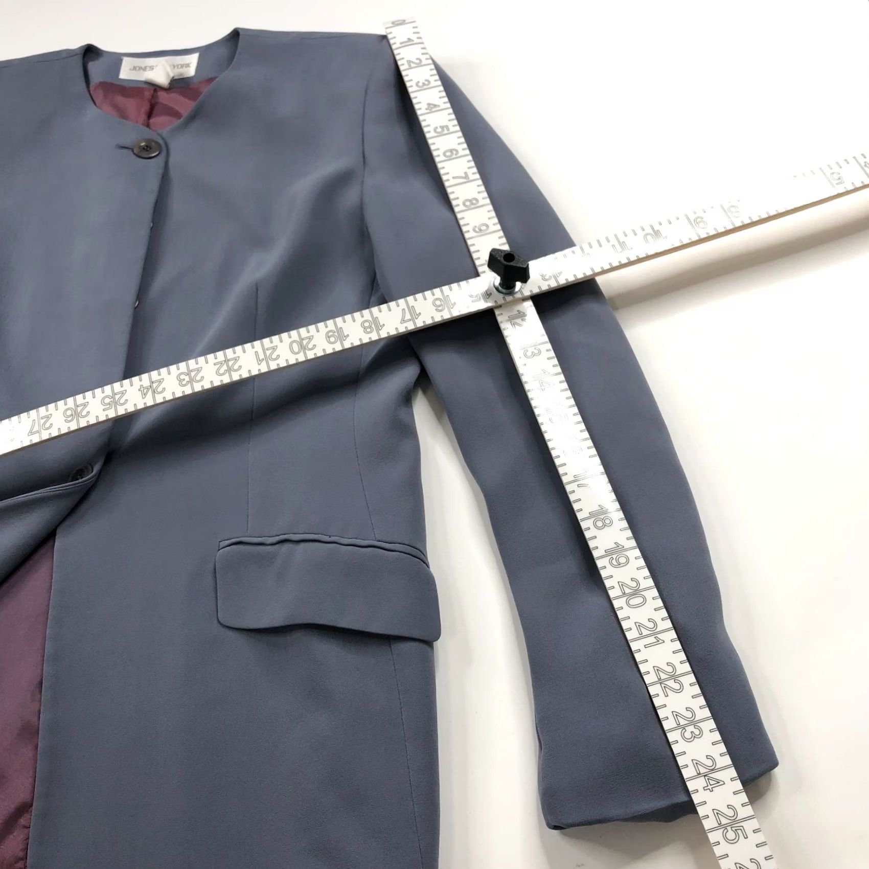 Jones New York VINTAGE Jones New York 100% Silk Button Padded Blazer Jacket Gray MINT Women 10 Modern? Size L / US 10 / IT 46 - 6 Thumbnail