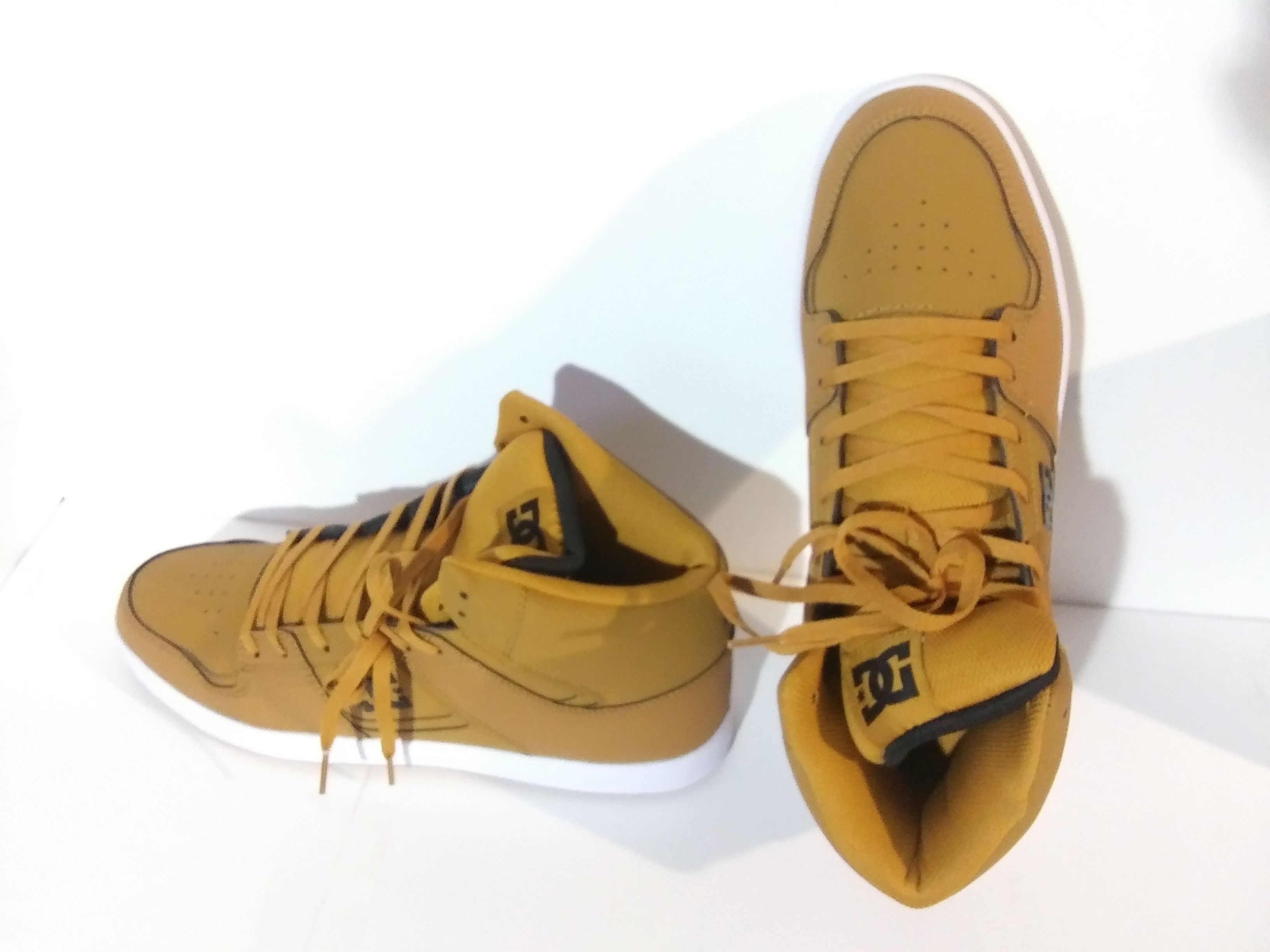 DC DC Cure Hi Top Size US 14 / EU 47 - 6 Thumbnail