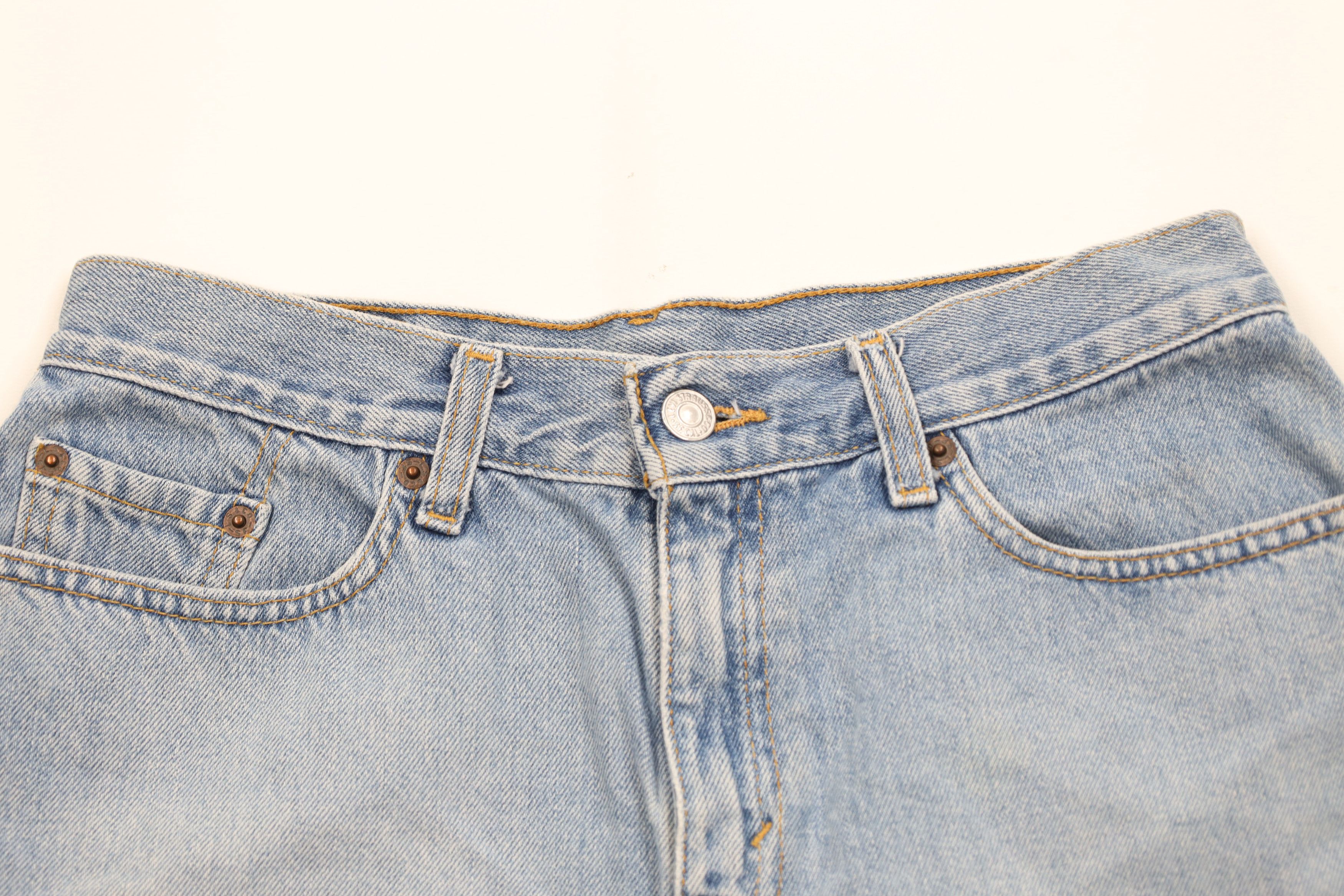 Levi's Vintage Y2K 2002 Levis Denim Jean Shorts Jorts Blue Cotton Size 30" / US 8 / IT 44 - 2 Thumbnail