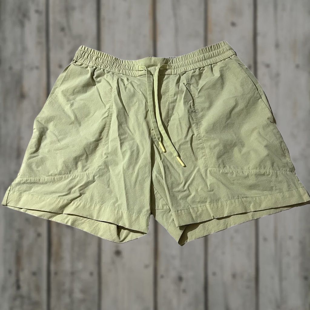 Lululemon Lululemon Bowline Shorts Women Pale Yellow M Regular Athletic Activewear Bowline Shorts Mens? Size 32" / US 10 / IT 46 - 1 Thumbnail