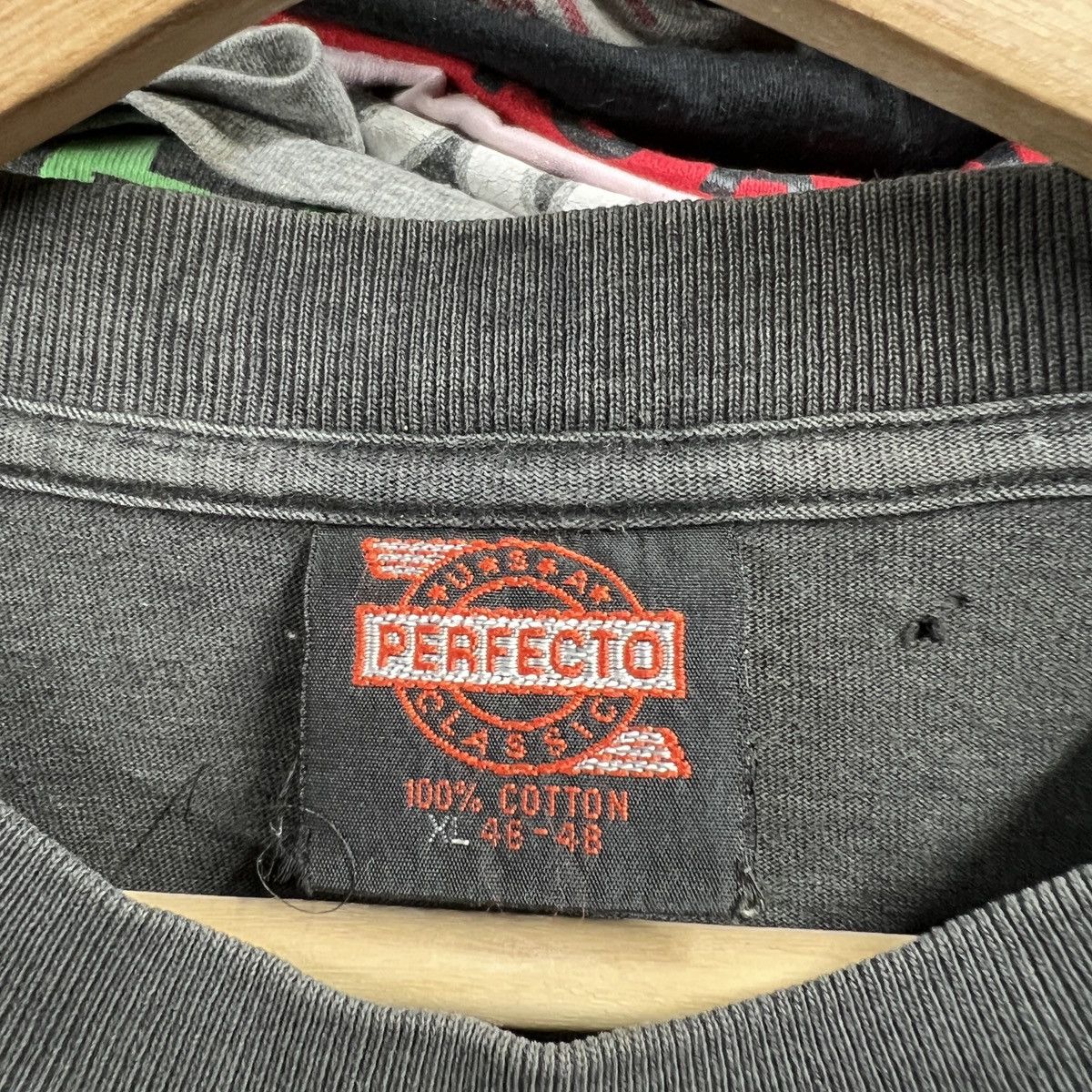 Band Tees VTG PANTERA DISTRESS SIZE X-LARGE FIT MEDIUM SINGLE STITCH Size US M / EU 48-50 / 2 - 6 Thumbnail