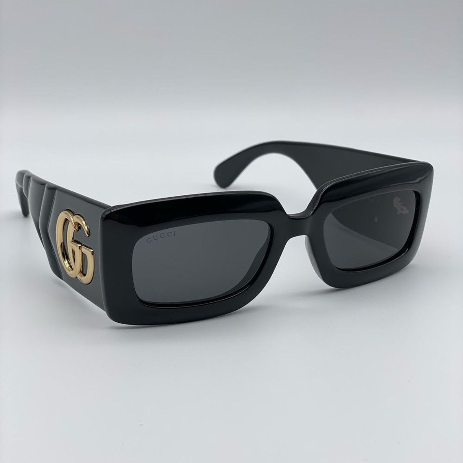 Gucci BRAND NEW GUCCI GG0811S 001 Black/Grey Unisex Sunglasses Size ONE SIZE - 2 Thumbnail