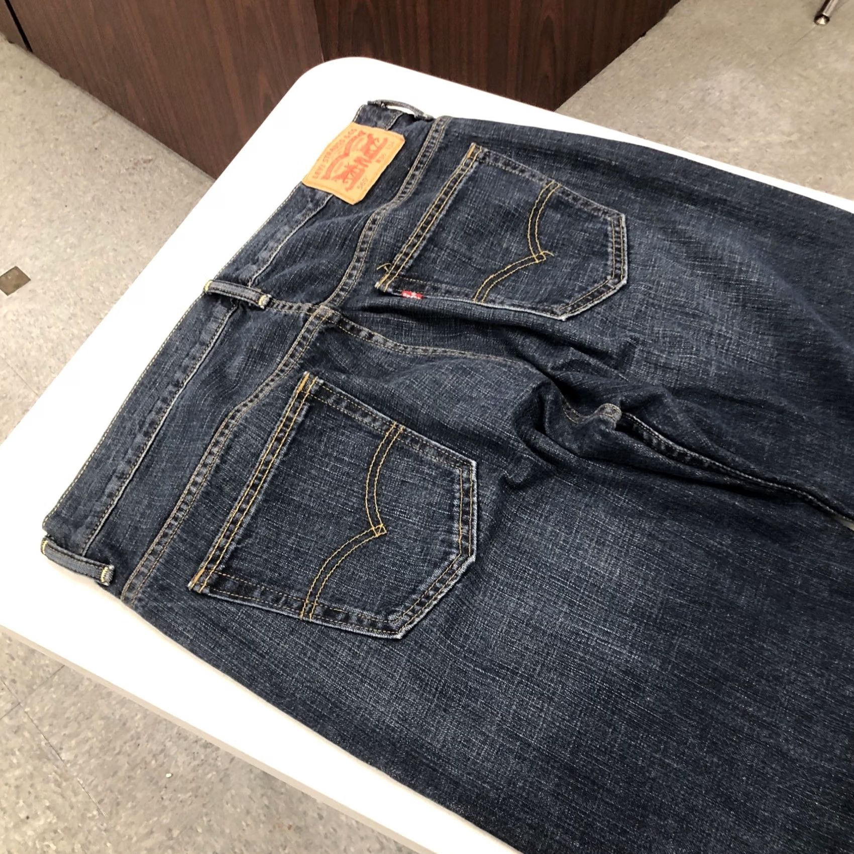 Levi's Levi's 569 Jeans Regular 38 x 32 Blue Denim Cotton Jeans Straight Mid Wash Mens Western 5-Pocket Logo Button Zip Baggy? Size US 38 / EU 54 - 7 Thumbnail