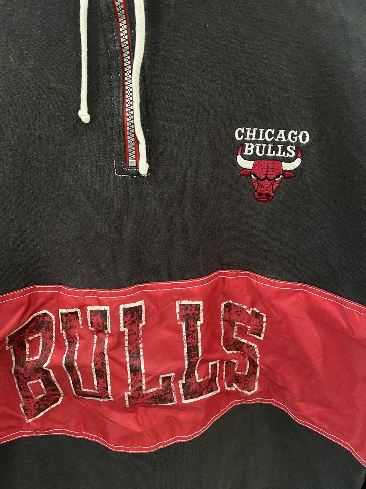NBA × Vintage VINTAGE CHICAGO BULLS Basketball hoodies windbreaker jacket Size US L / EU 52-54 / 3 - 4 Thumbnail