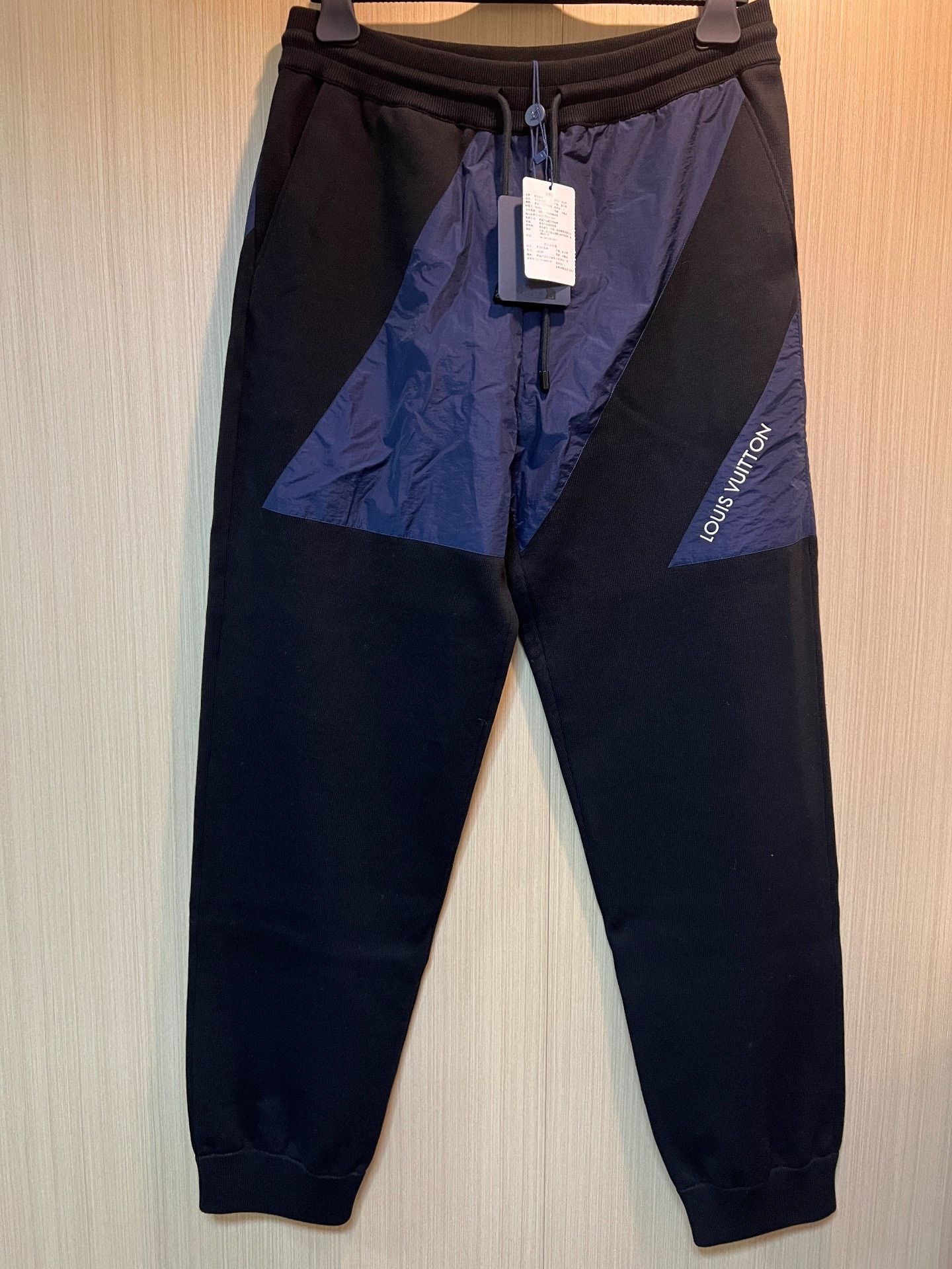 Louis Vuitton Louis Vuitton Blue Contrast Panel Sweatpants Size L Size US 34 / EU 50 - 1 Thumbnail