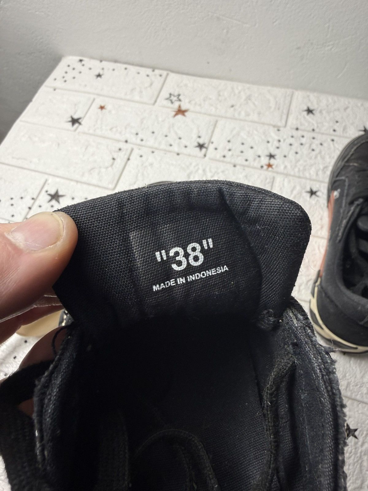 Off-White Off-White Low Vulcanized Canvas US6 UK5.5 EUR38 Sneakers Size US 6 / EU 39 - 14 Thumbnail