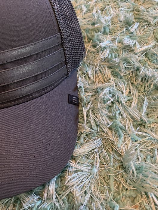 CASQUETTE TRAVIS MATHEW - SALT POND BEACH WHITE - Golf Passion
