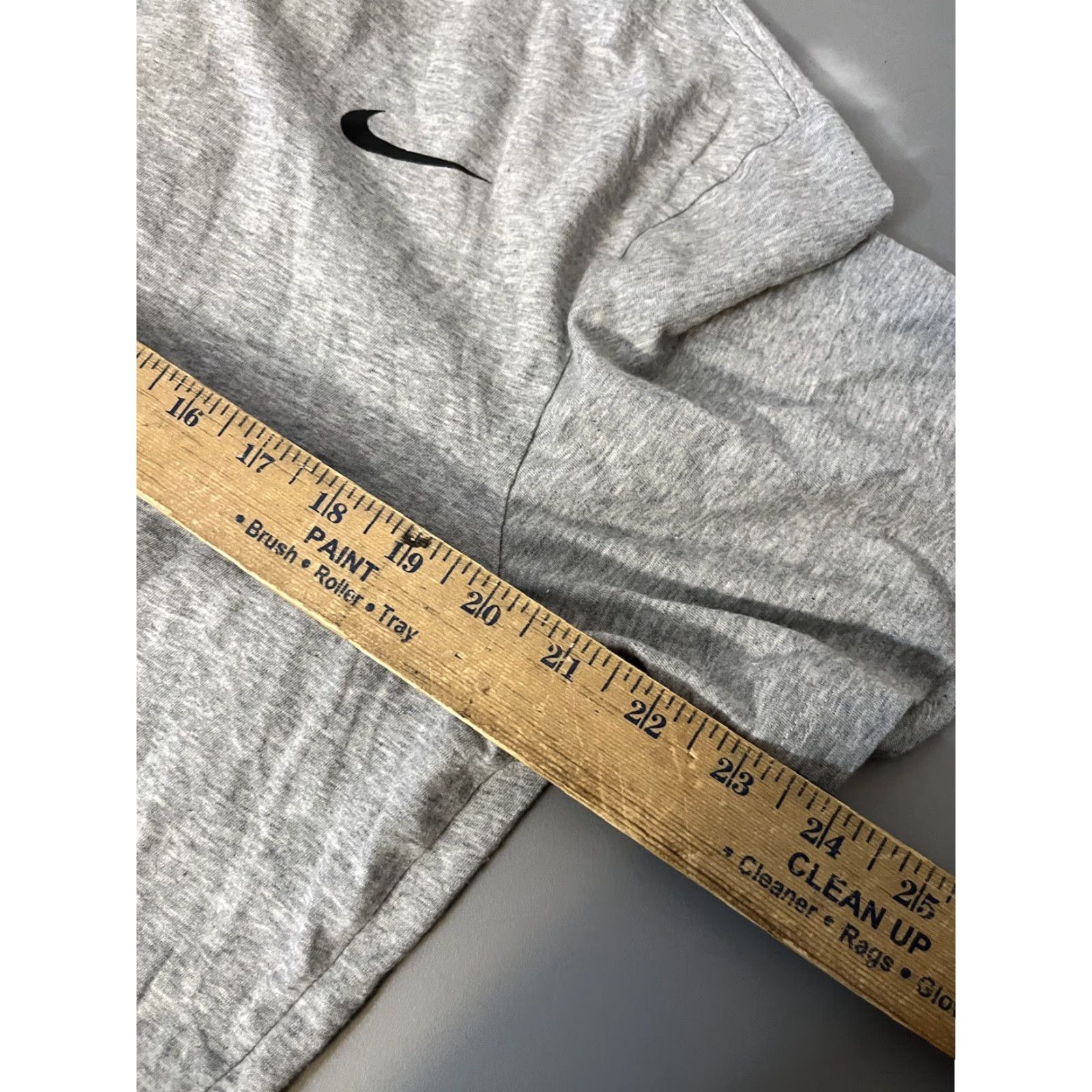 Nike Nike Dri-Fit Tee T-Shirt Mens Gray Large Athletic Short Sleeve Crew Neck Logo Graphic 90s Sports Nike Elite T-Shirt Mens L Gray Size US L / EU 52-54 / 3 - 5 Thumbnail
