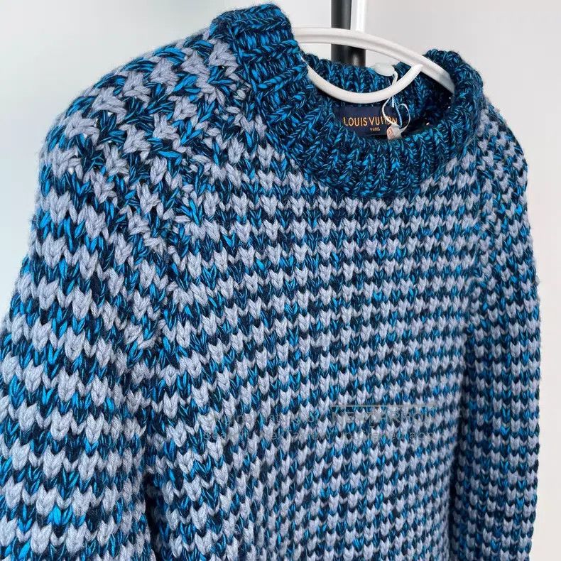 Louis Vuitton Louis Vuitton Blue and white cashmere blend knitted long-s Size US XS / EU 42 / 0 - 3 Thumbnail
