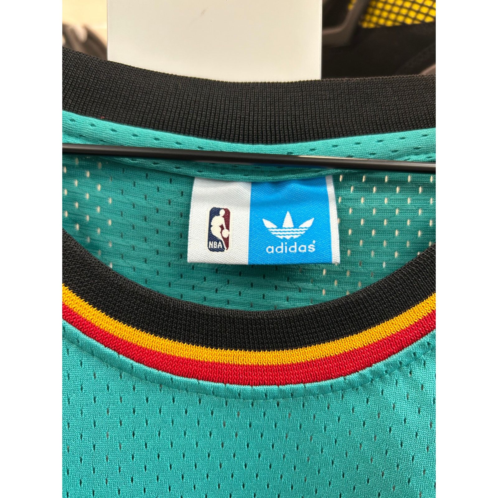 Adidas Adidas Hardwood Classics Detroit Pistons Hill #33 Jersey XL Size US XL / EU 56 / 4 - 6 Thumbnail