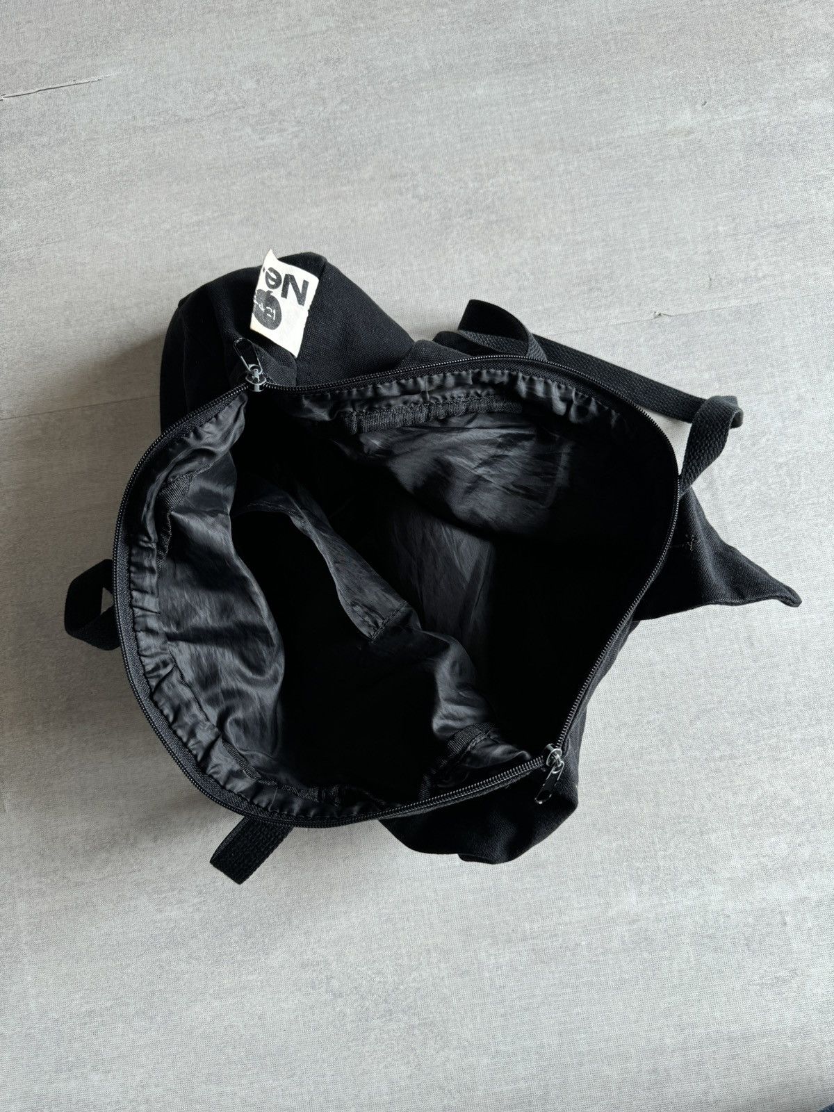 Issey Miyake × Ne-Net Ne-Net by Issey Miyake Iconic Cat ‘Nya’ Tote Bag Size ONE SIZE - 7 Thumbnail