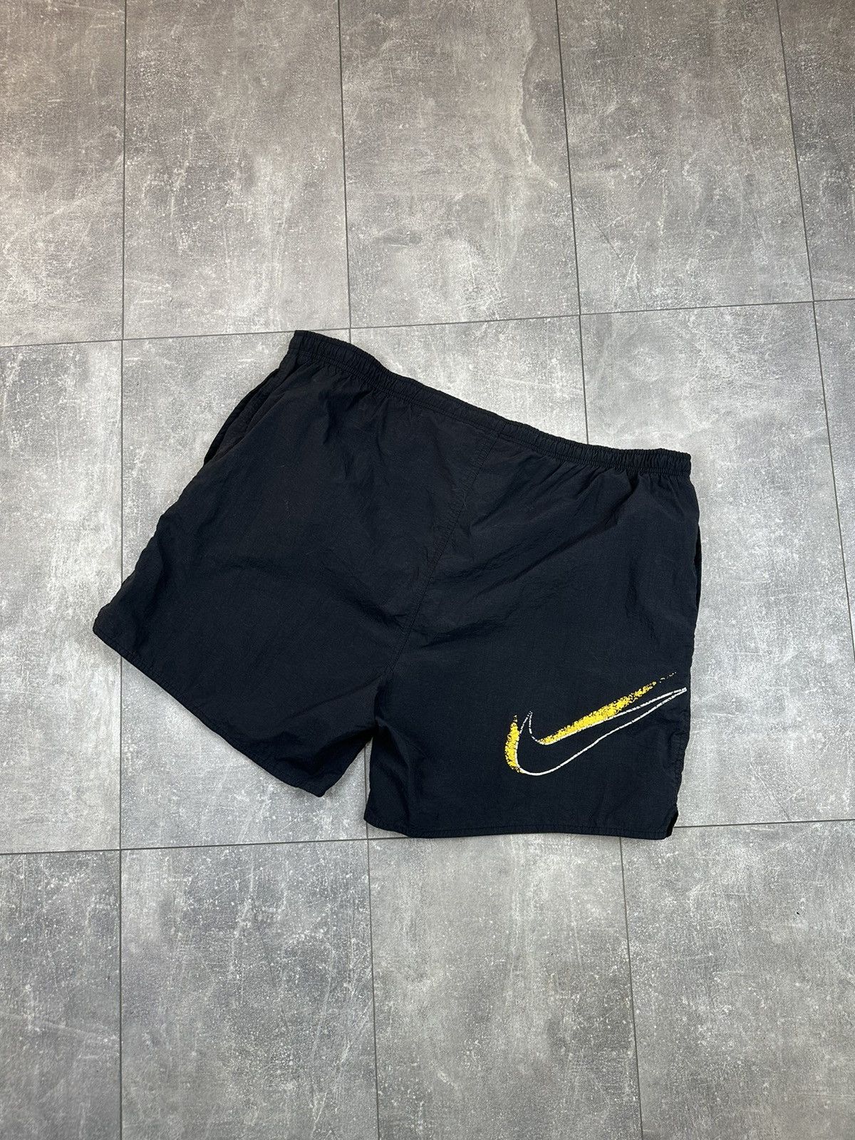 Nike Nike Vintage Rare Shorts Big Swoosh Logo Size xl Size US 38 / EU 54 - 2 Thumbnail