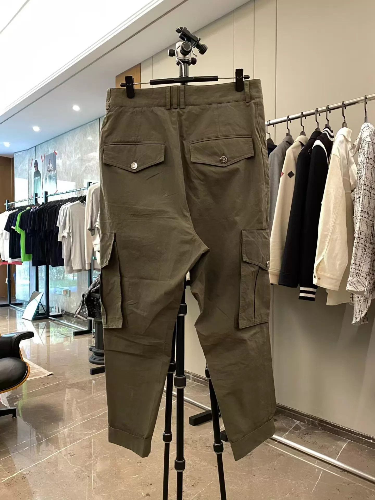 Balmain Balmain MultiPocket Khaki Green WorkPants 46 99 New Unisex Size US 30 / EU 46 - 2 Thumbnail