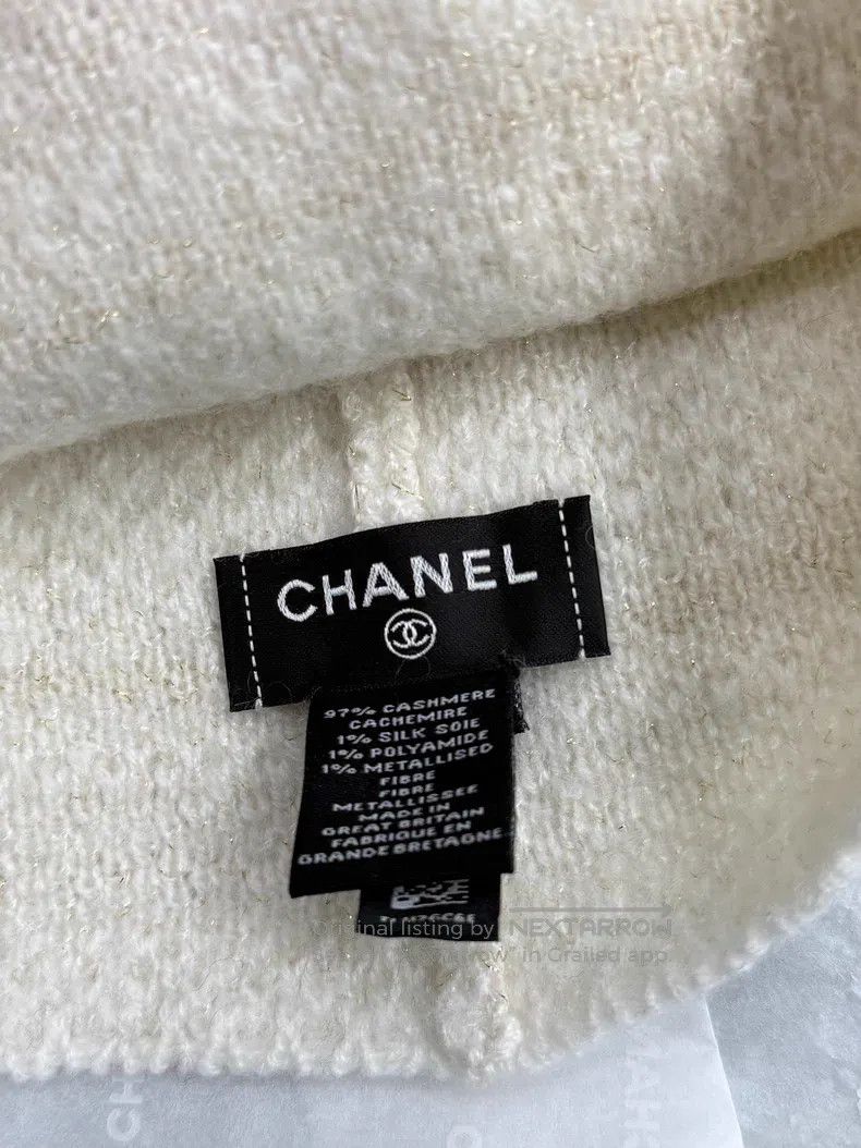 Chanel Chanel 26C new white gold thread large logo cashmere knitt Size ONE SIZE - 4 Thumbnail