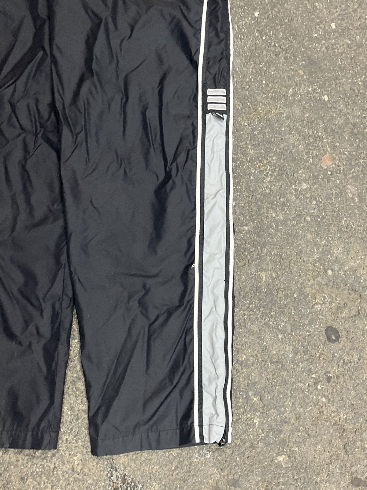 Adidas × Vintage Adidas track pants y2k baggy fit wide leg sporty hyper rare Size US 34 / EU 50 - 3 Thumbnail