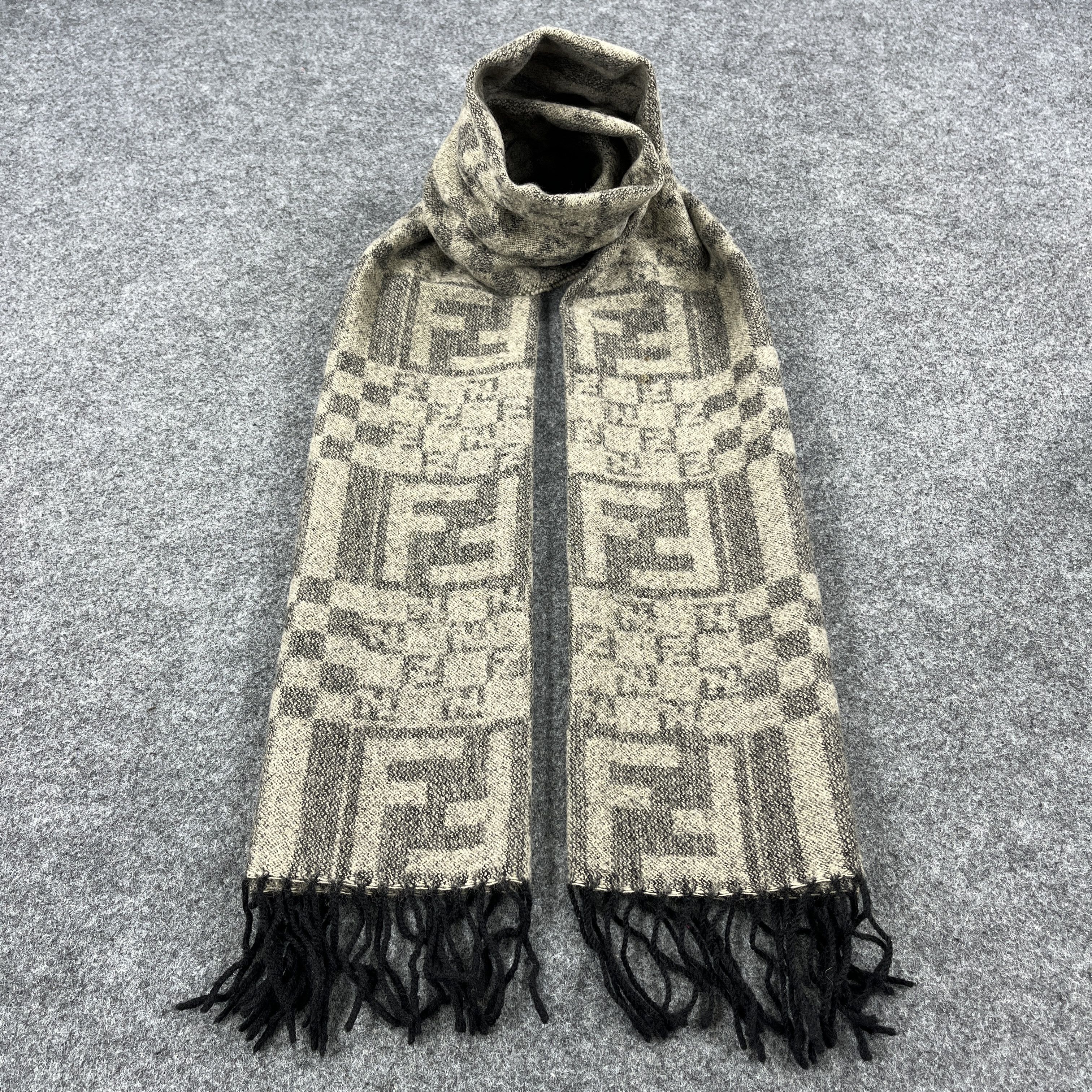 Fendi Fendi Monogram Scarf / Muffler / Neckwear K047 Size ONE SIZE - 1 Thumbnail