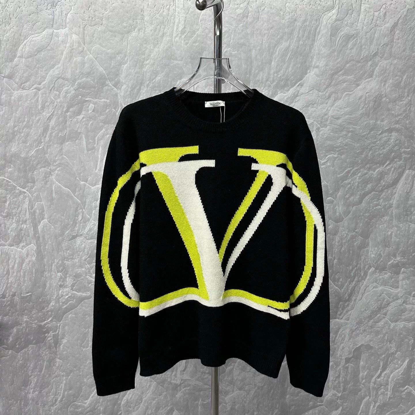 Valentino valentino logo wool sweater in black Size US XL / EU 56 / 4 - 1 Thumbnail