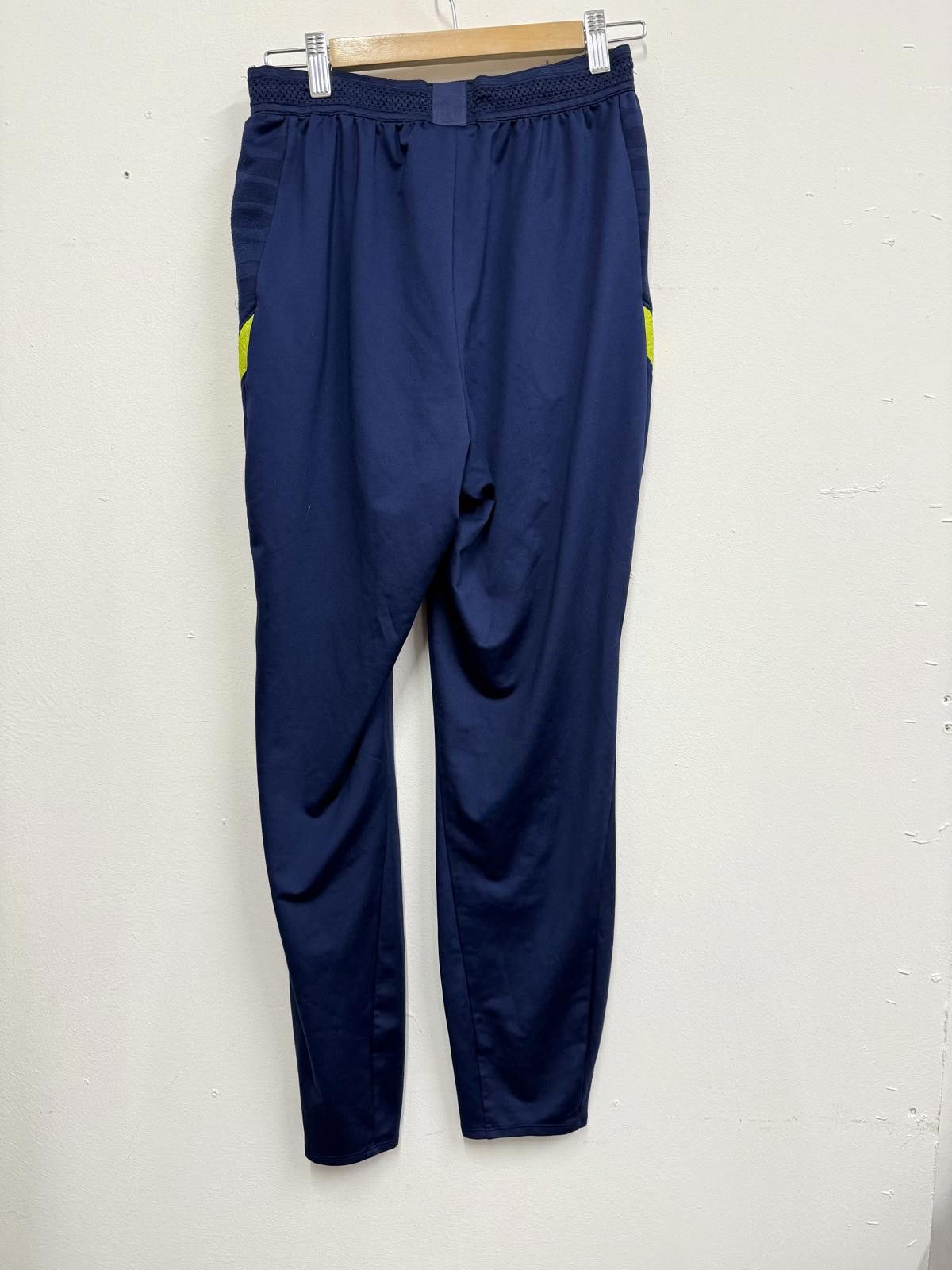 Nike Nike Tottenham Hotspur Men's Dri-FIT Sweatpants Size US 36 / EU 52 - 3 Thumbnail