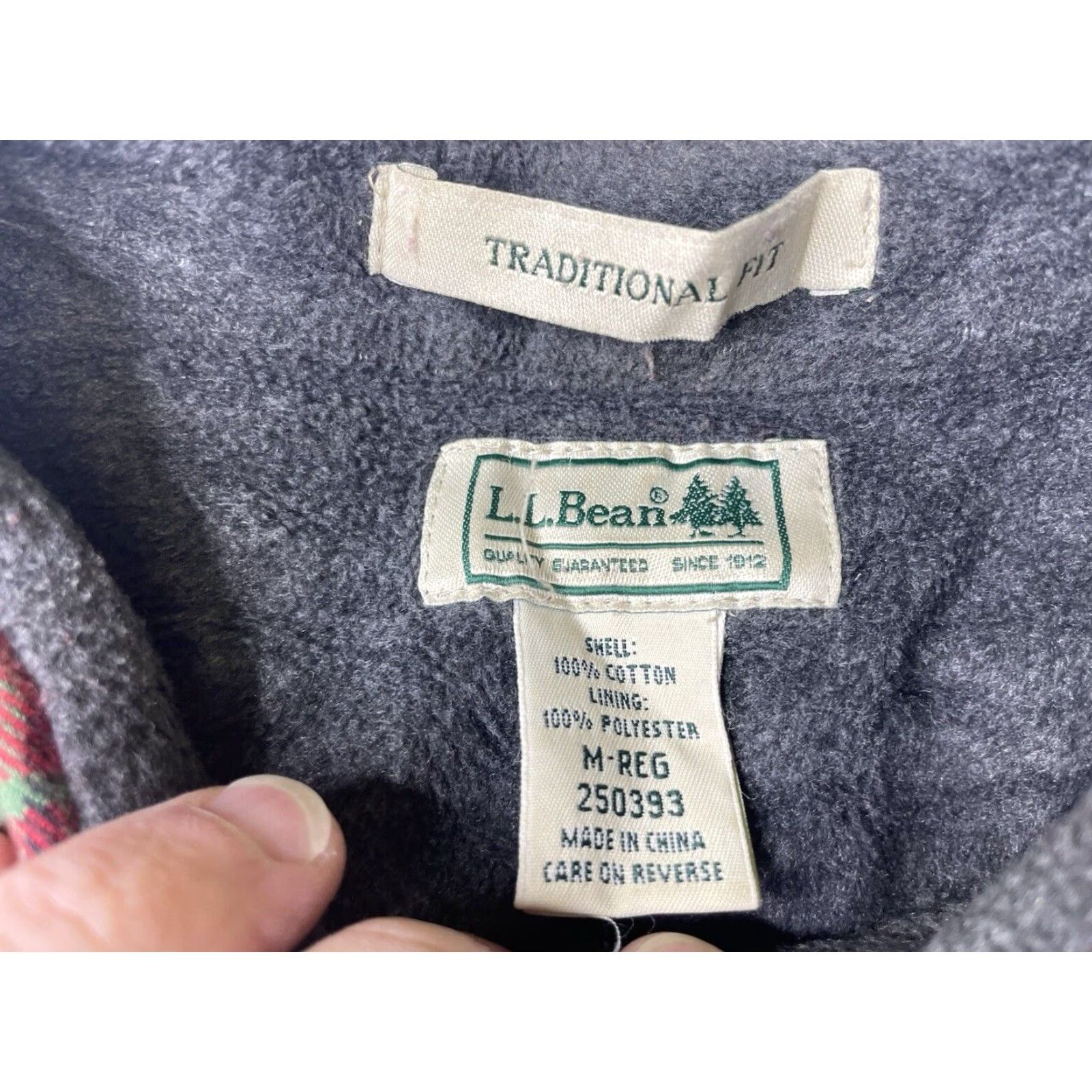 Vintage VINTAGE LL Bean Shirt Mens Medium Fleece Lined Flannel Button Up Shacket Traditional Fit Size US M / EU 48-50 / 2 - 3 Thumbnail