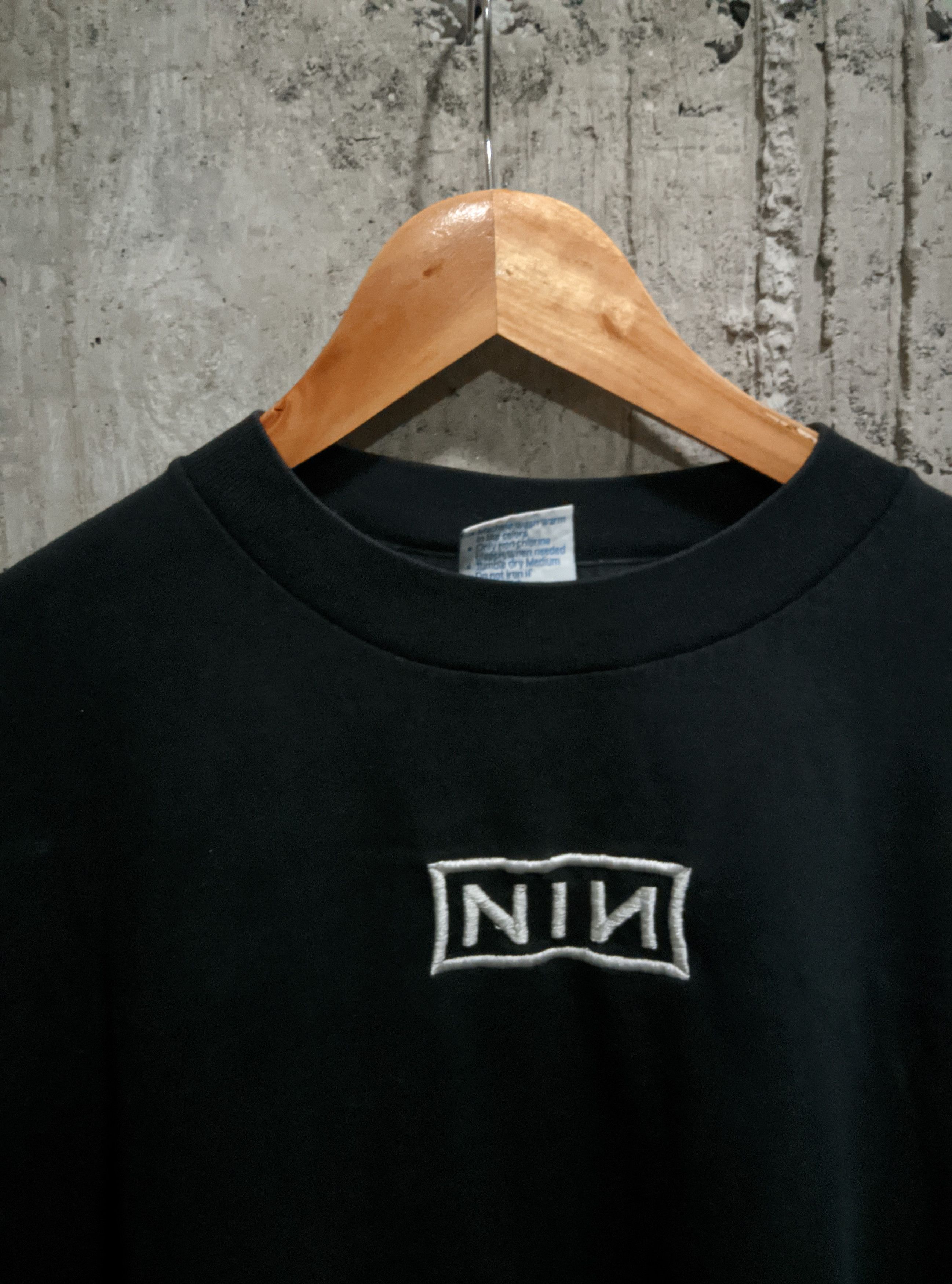 Band Tees Vintage 90s nine inch nails nin industrial metal embroidery Size US XL / EU 56 / 4 - 6 Thumbnail