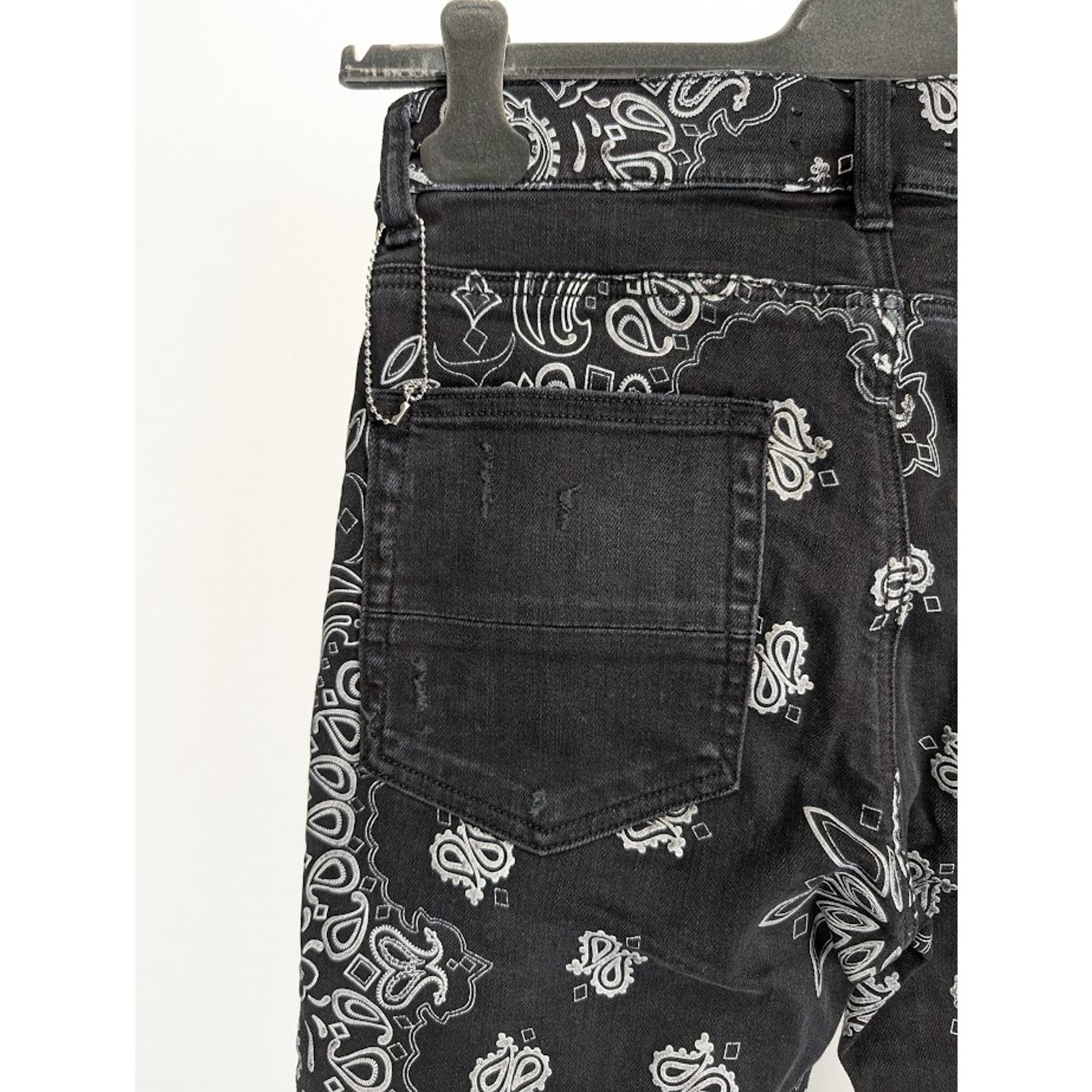 Amiri o1rshd1 Q:2 / Flocked Bandana Jeans in Aged Black Size US 38 / EU 54 - 16 Thumbnail
