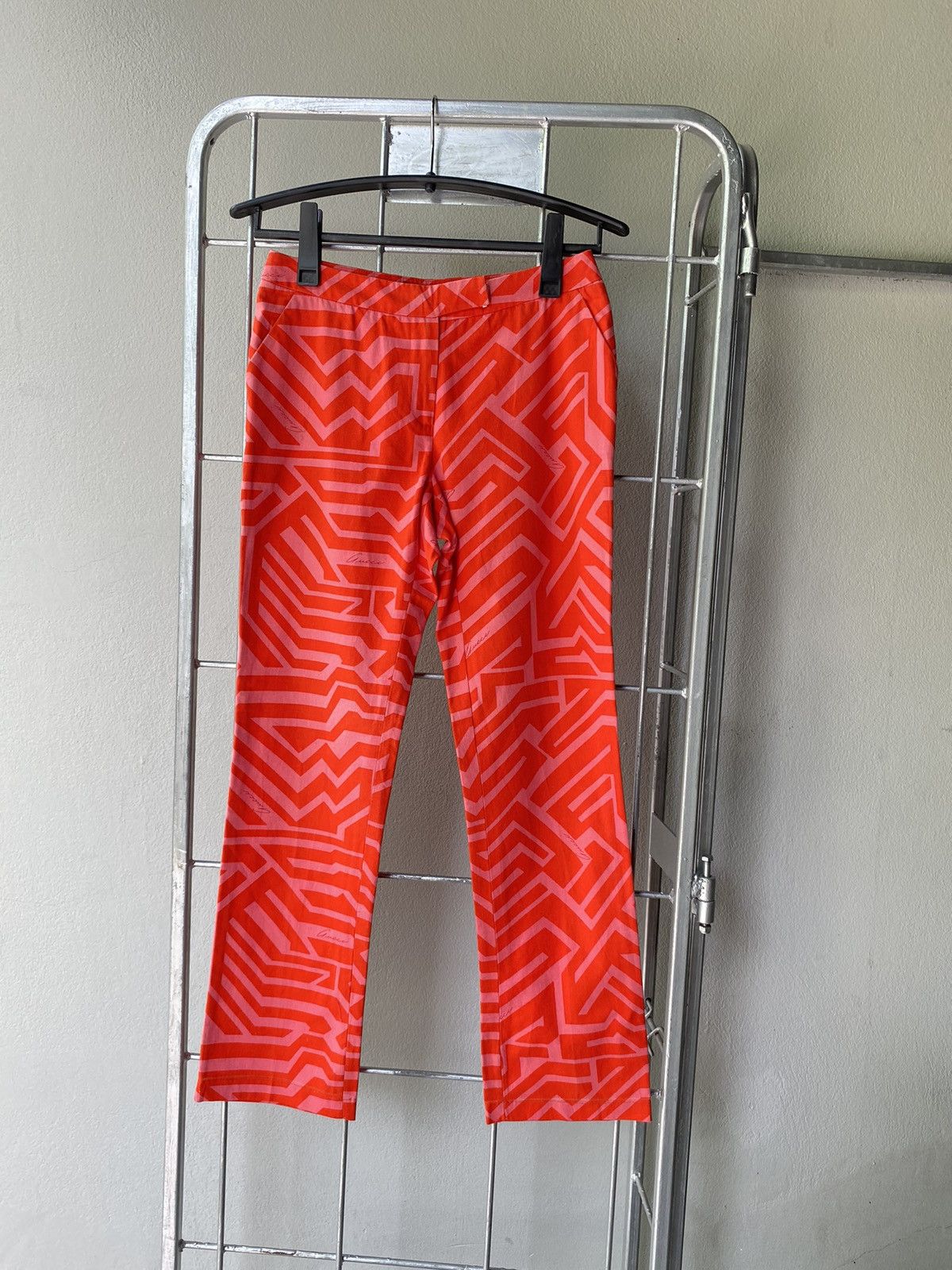 Gucci Gucci red casual pants with pink geometric pattern Size 27" / US 4 / IT 40 - 3 Thumbnail