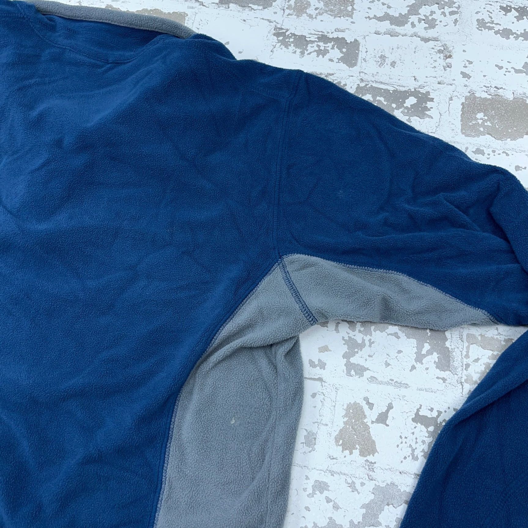 Vintage Columbia Sweater Men Medium Blue Fleece Pullover 1/4 Zip Mock Neck Casual Travel All Seasons Pockets Logo Zipper Knit Solid Spring Winter Fall Mens Size US M / EU 48-50 / 2 - 6 Thumbnail