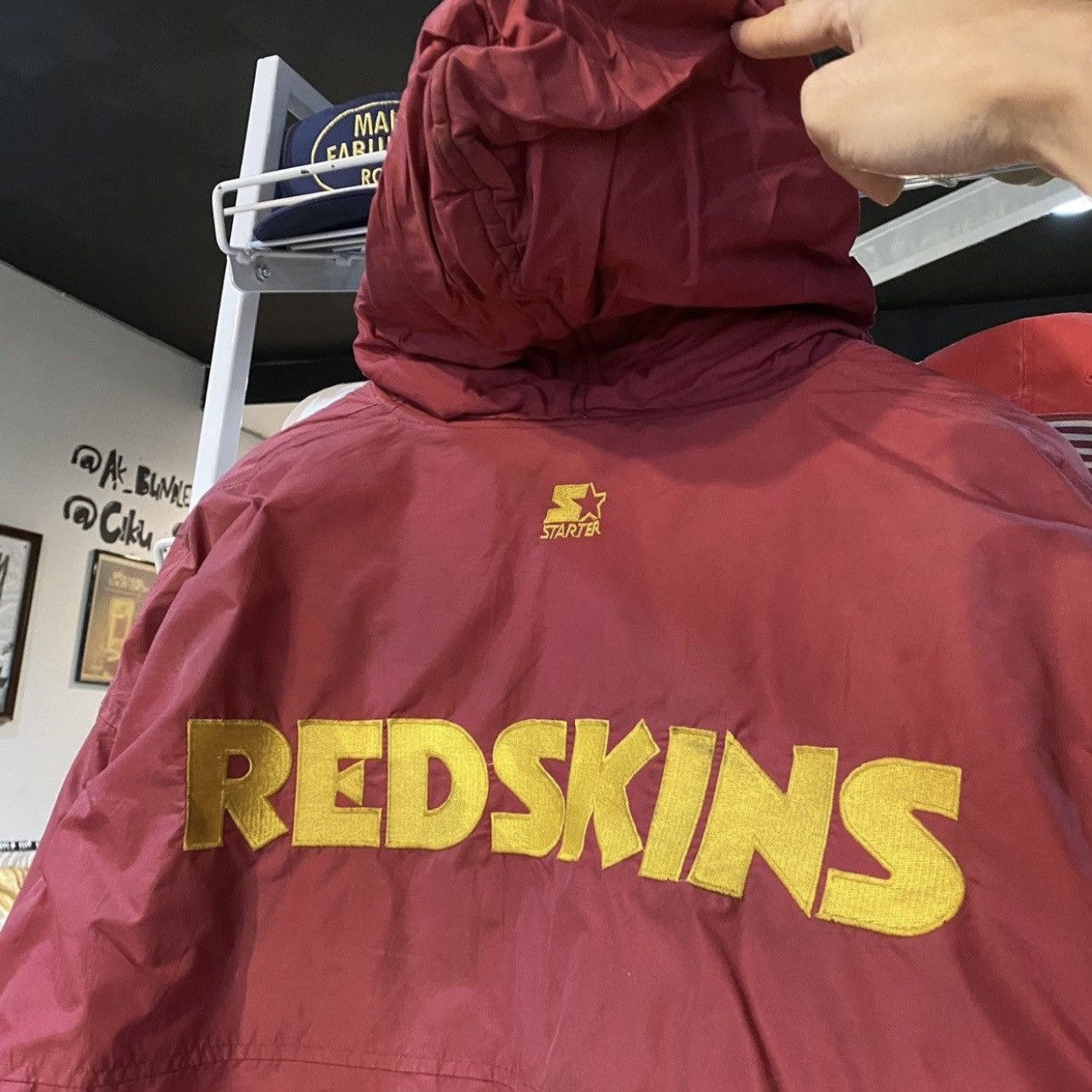 NFL Vintage 90’s WASHINGTON REDSKINS STARTER JACKET Size US L / EU 52-54 / 3 - 4 Thumbnail