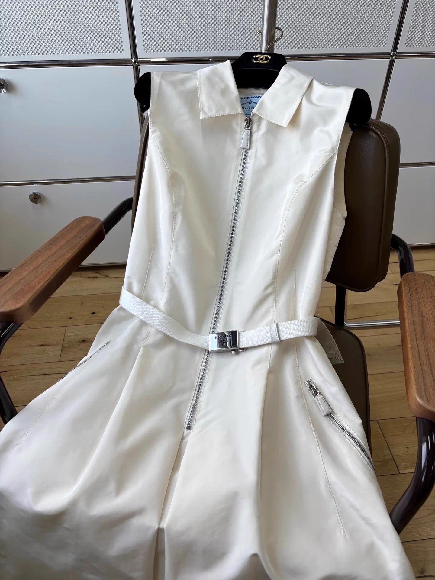 Prada Prada Cream Lapel Sleeveless Tie Half-Zip 36s Dress Size XS / US 0-2 / IT 36-38 - 4 Thumbnail
