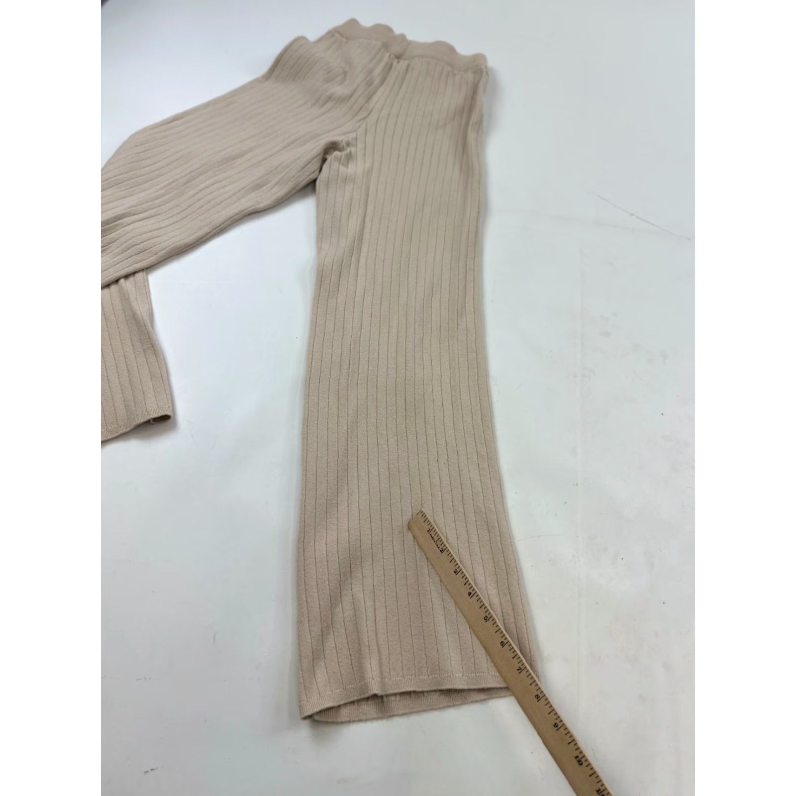 Abercrombie & Fitch Abercrombie & Fitch Pants Womens Small Beige Wide-Leg Knit Elastic Waist High Rise Casual 29in Inseam Regular Fit Mens? Women Size 28" / US 6 / IT 42 - 6 Thumbnail