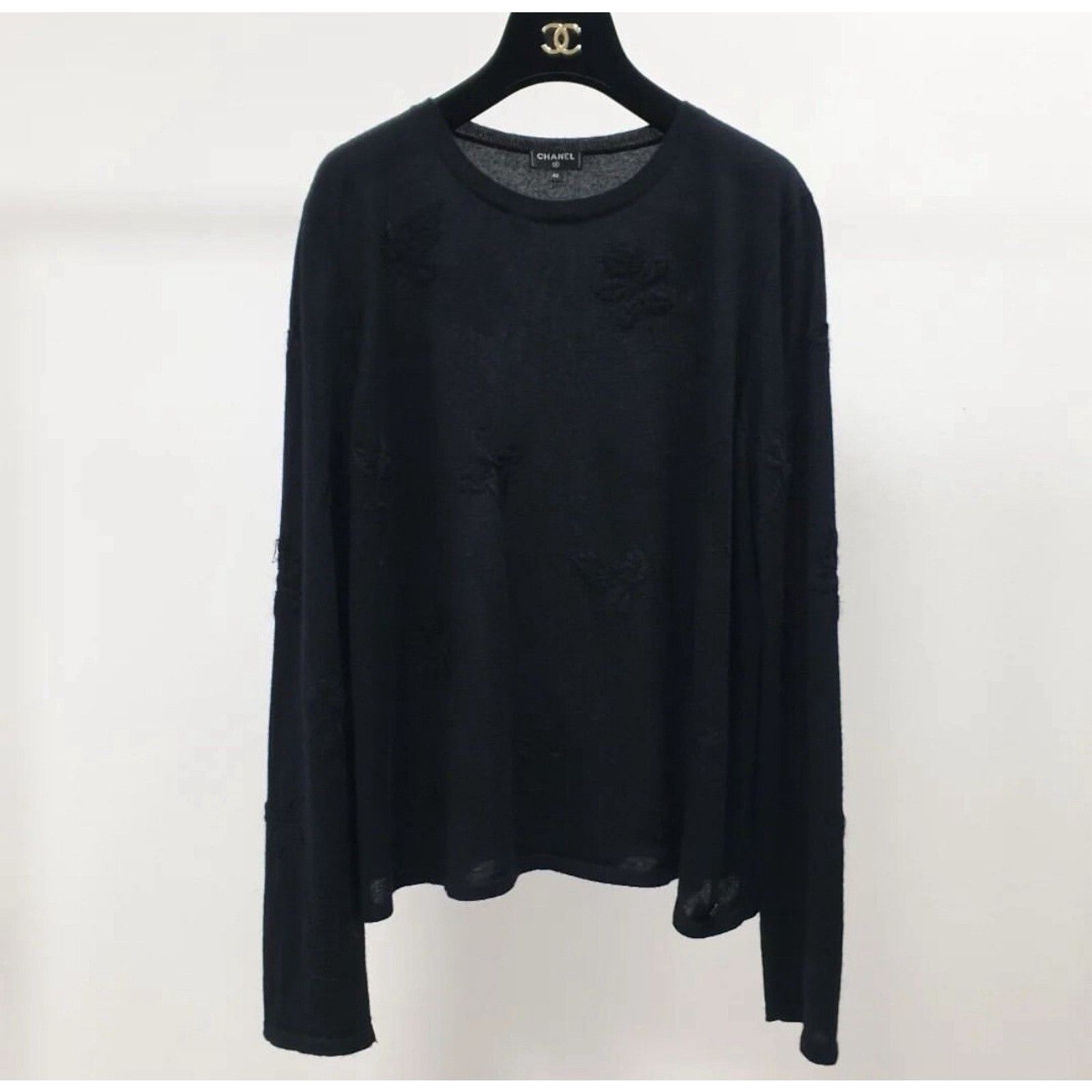 Chanel CHANEL 18A Cashmere Knit Leaf Embroidered Sweater Sz.40 Size M / US 6-8 / IT 42-44 - 1 Thumbnail