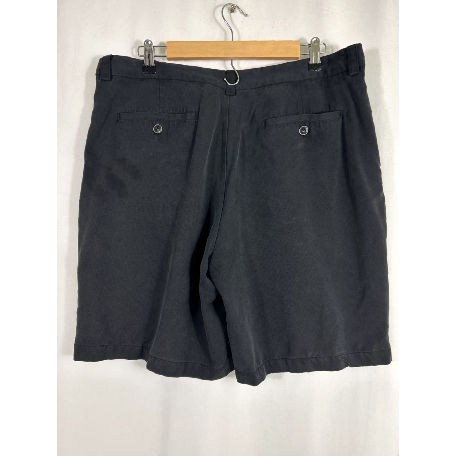 Tommy Bahama VINTAGE Tommy Bahama Chino Shorts Mens 36x9 Silk Black Beach Golf Flat Front Casual Men Shorts Black Silk 90s? Size US 36 / EU 52 - 6 Thumbnail