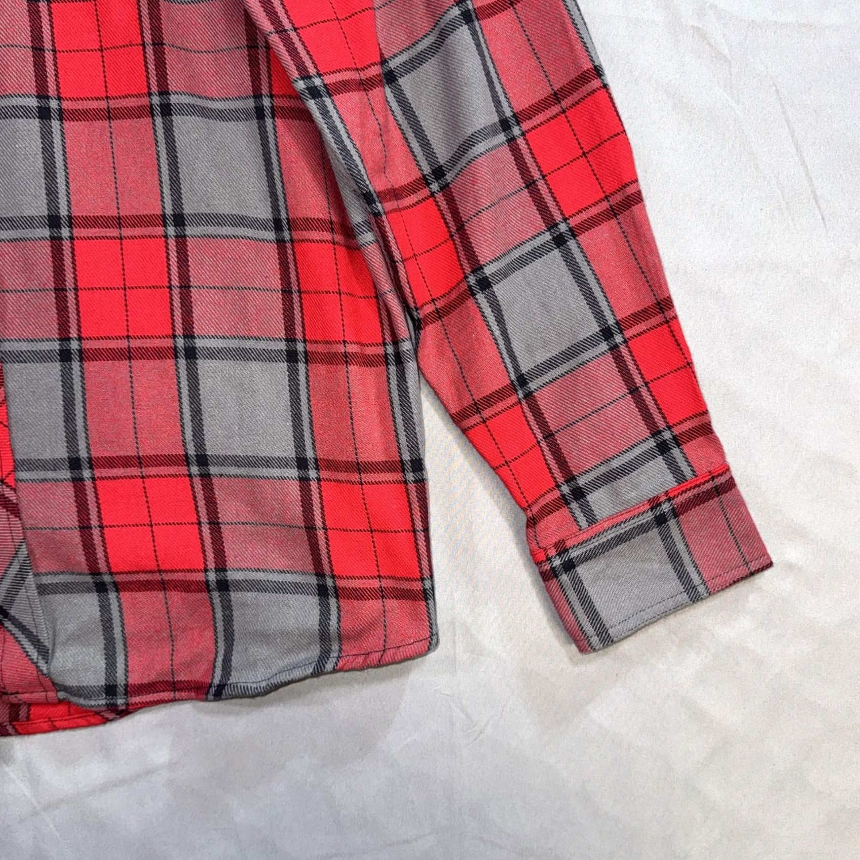 Vintage Sullen Shirt Mens Small Red Gray Plaid Flannel Button Front Long Sleeve Casual Size US S / EU 44-46 / 1 - 6 Thumbnail