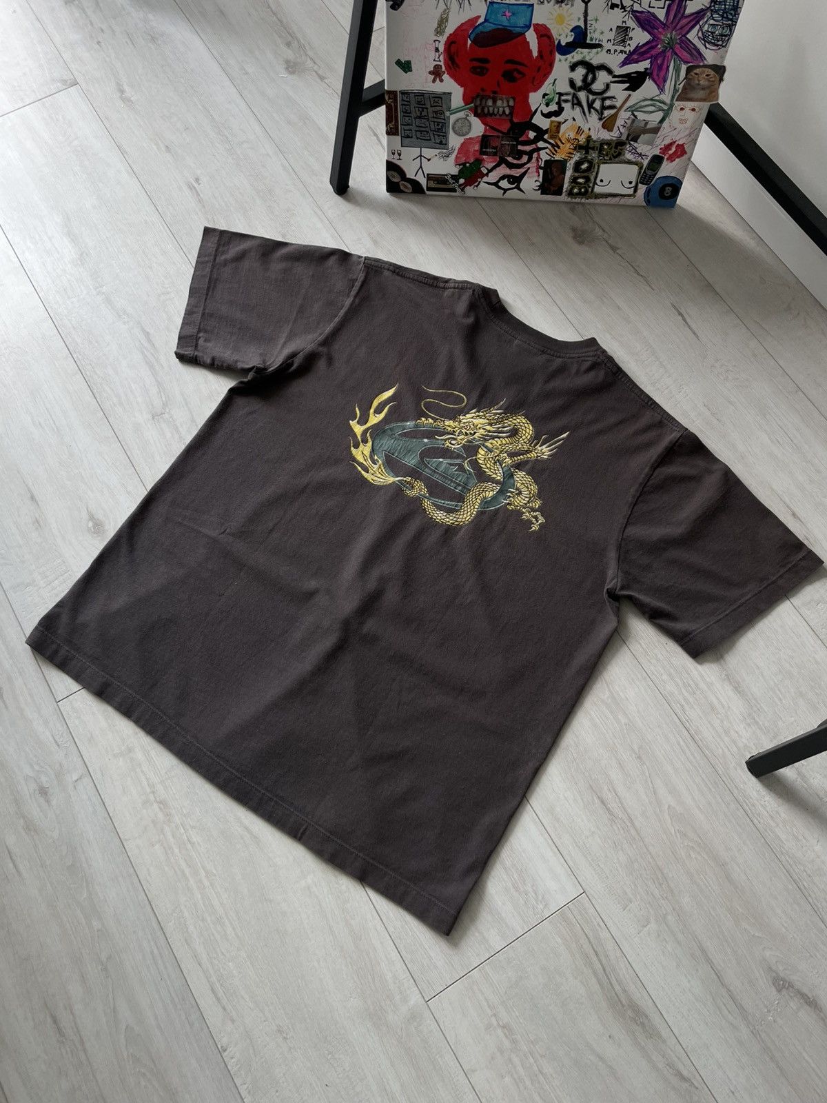 Quiksilver Vintage 1990's Quiksilver Gold Dragon T-Shirt Brown Surfwear Size US L / EU 52-54 / 3 - 3 Thumbnail
