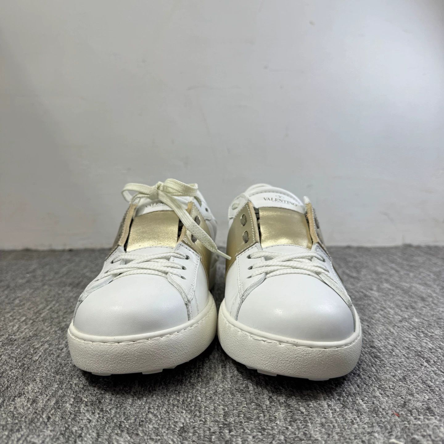 Valentino White Low-Top Sneakers with Gold Accent Size 7. Size US 7 / EU 40 - 2 Thumbnail