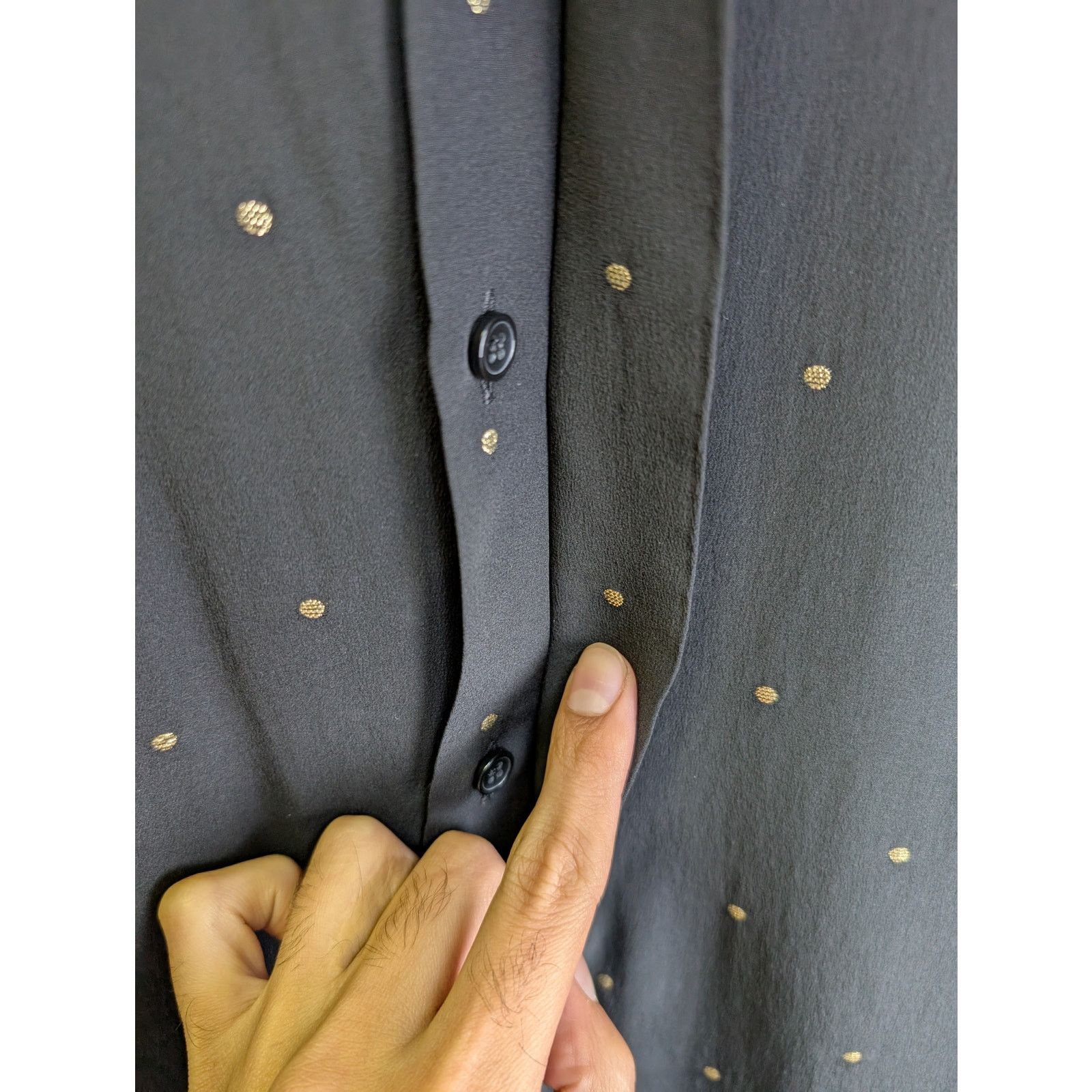 Saint Laurent Paris o1rshd1 Black with Gold Dots Button up Shirt in Black Size US M / EU 48-50 / 2 - 7 Thumbnail