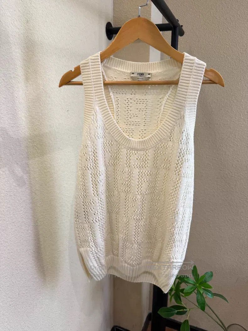 Fendi Fendi Beige lace knit vest Size XXS / US 00 / IT 34 - 1 Thumbnail