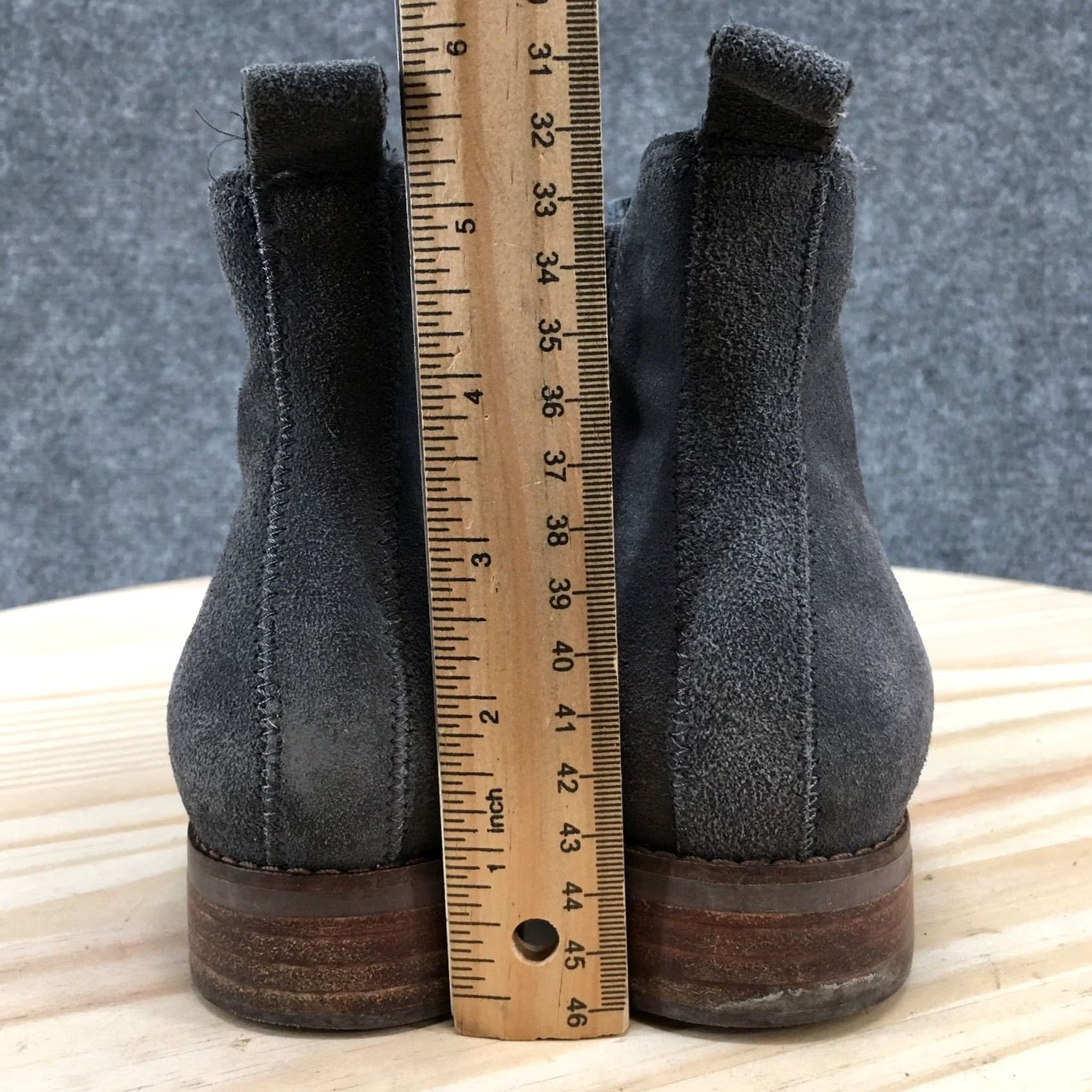 Toms Toms Boots Womens 8.5 Ella Chelsea Booties Gray Suede Almond Toe Cuban Heels Boots Men's? Size US 9 / IT 39 - 7 Thumbnail