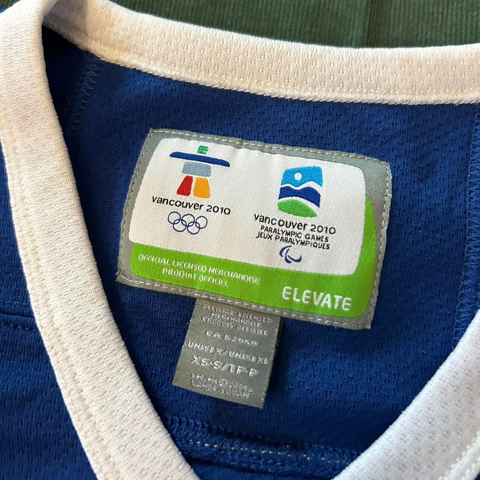NHL Olympics 2010 canada hockey jersey Size US S / EU 44-46 / 1 - 3 Thumbnail