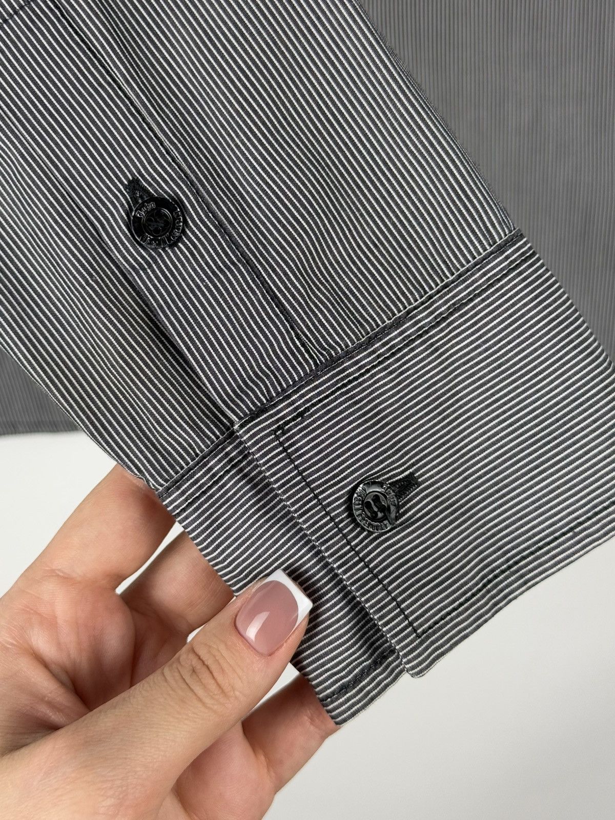 John Galliano John Galliano Long Sleeve Newspaper Print Button Up Shirt Size XS / US 0-2 / IT 36-38 - 12 Thumbnail