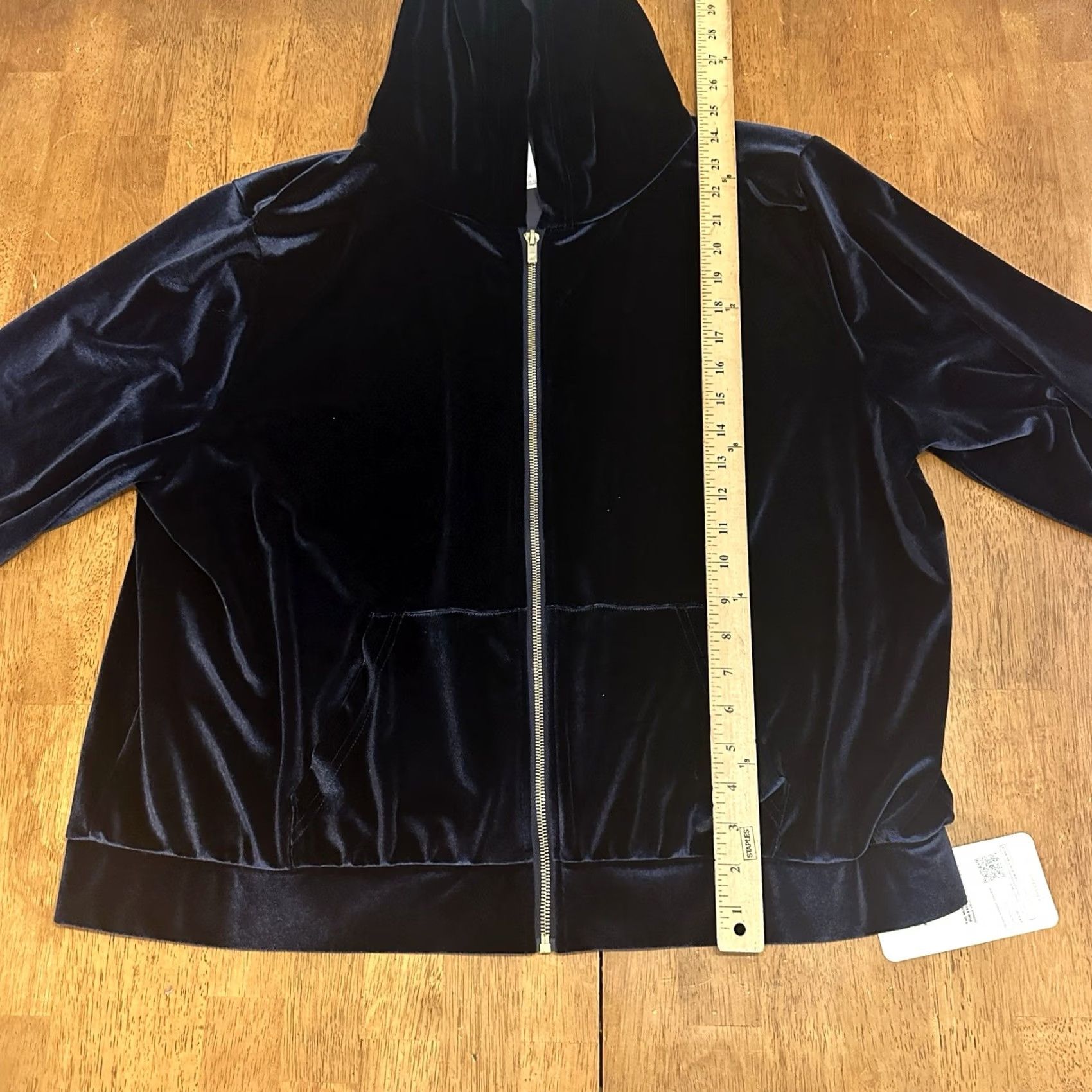Fabletics Fabletics Hoodie Velour Women’s 1X Deep Navy Blue NWT Full Zip Leaf 92% Polyester/8% Elastane Hand Wash Only Womens Size XL / US 12-14 / IT 48-50 - 6 Thumbnail