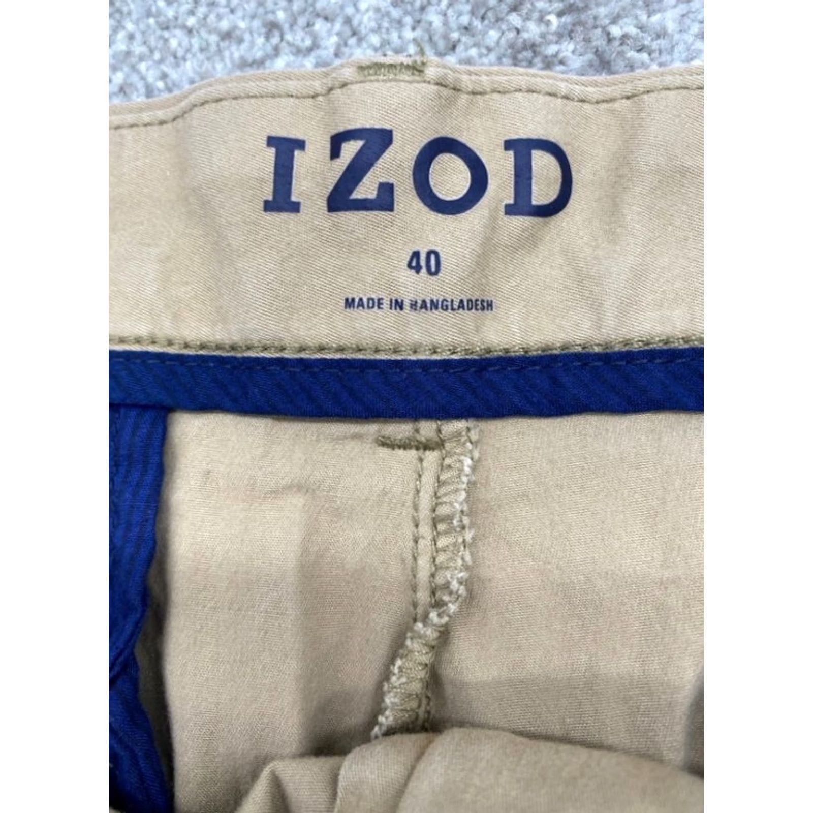 Izod VINTAGE Izod Chino Shorts Men's 40x9 Beige Pockets Stretch Golf 5616 Mens Size US 40 / EU 56 - 4 Thumbnail