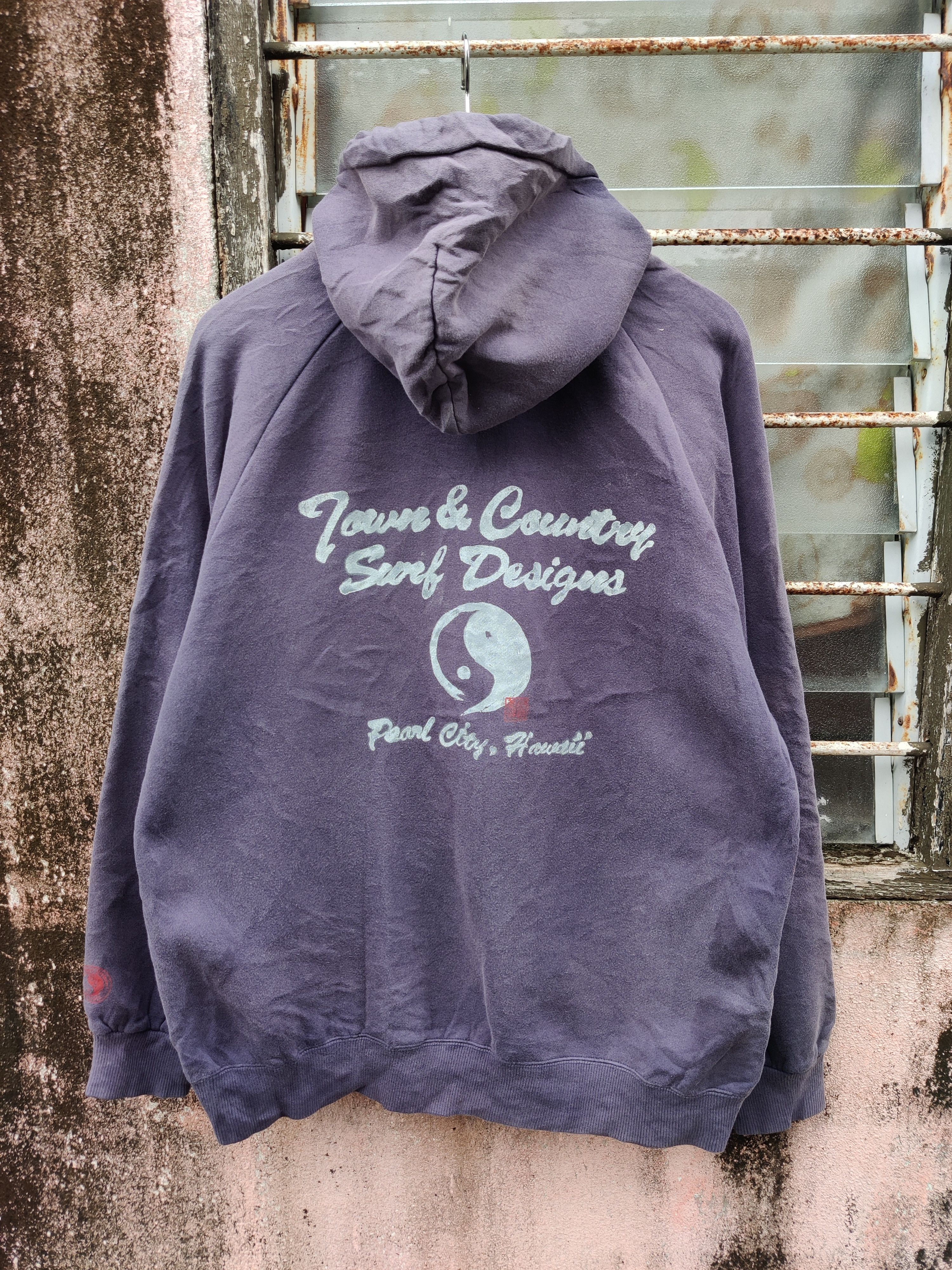 Japanese Brand Vintage Sun Faded Town And Country T&C Surf Design Shirt Size US L / EU 52-54 / 3 - 2 Thumbnail