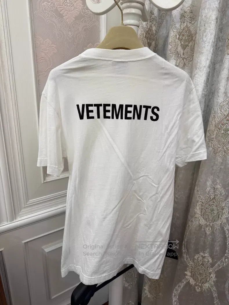 Vetements VETEMENTS T-Shirt Size US S / EU 44-46 / 1 - 6 Thumbnail