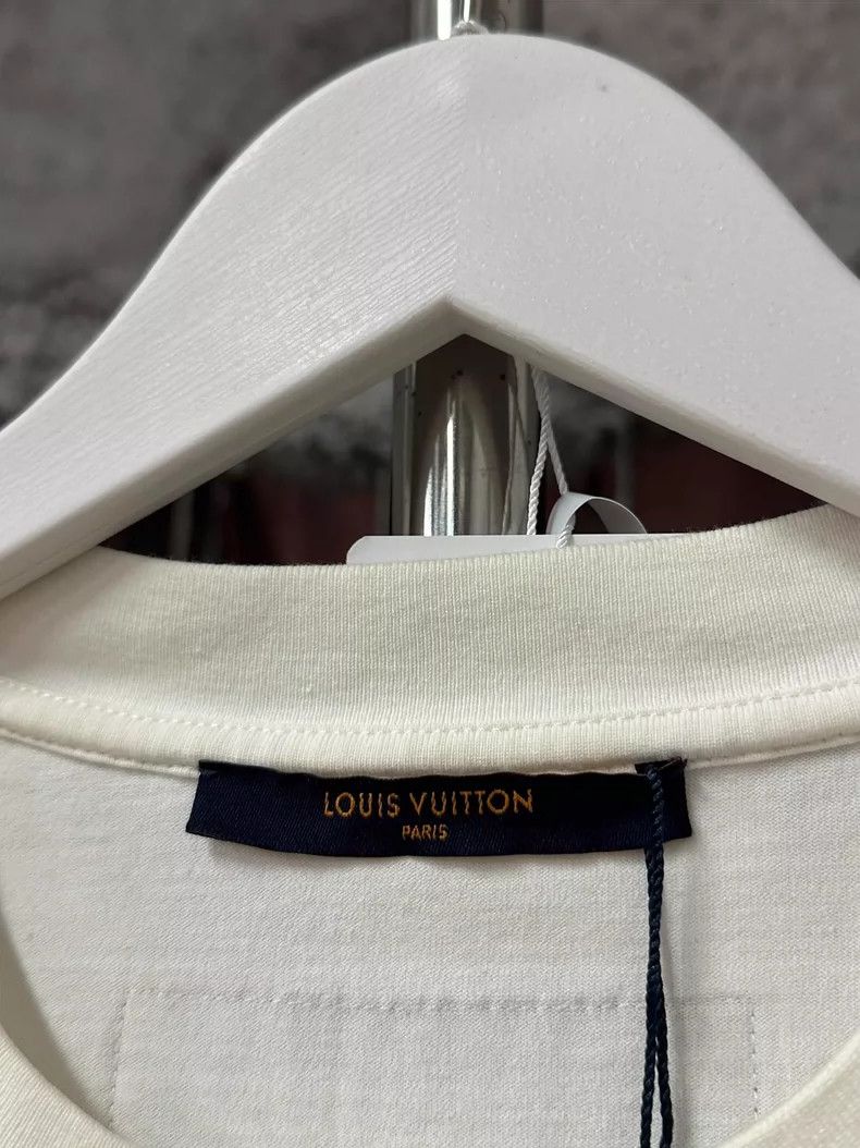 Louis Vuitton Louis Vuitton short sleeves Size US S / EU 44-46 / 1 - 6 Thumbnail