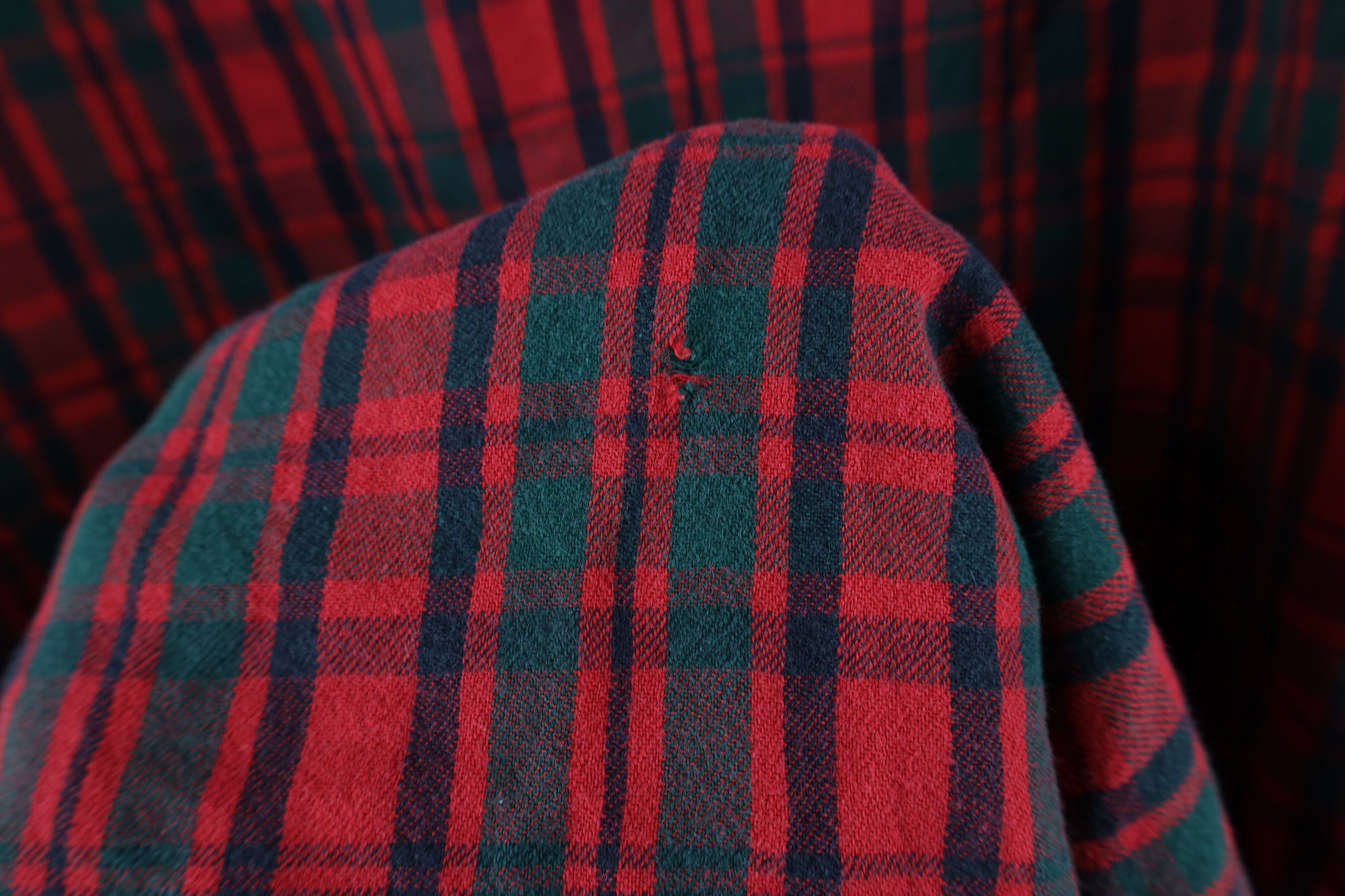 Vintage × Woolrich Woolen Mills Vintage 90s Woolrich Collared Flannel Button Shirt Red Plaid Size US L / EU 52-54 / 3 - 7 Thumbnail