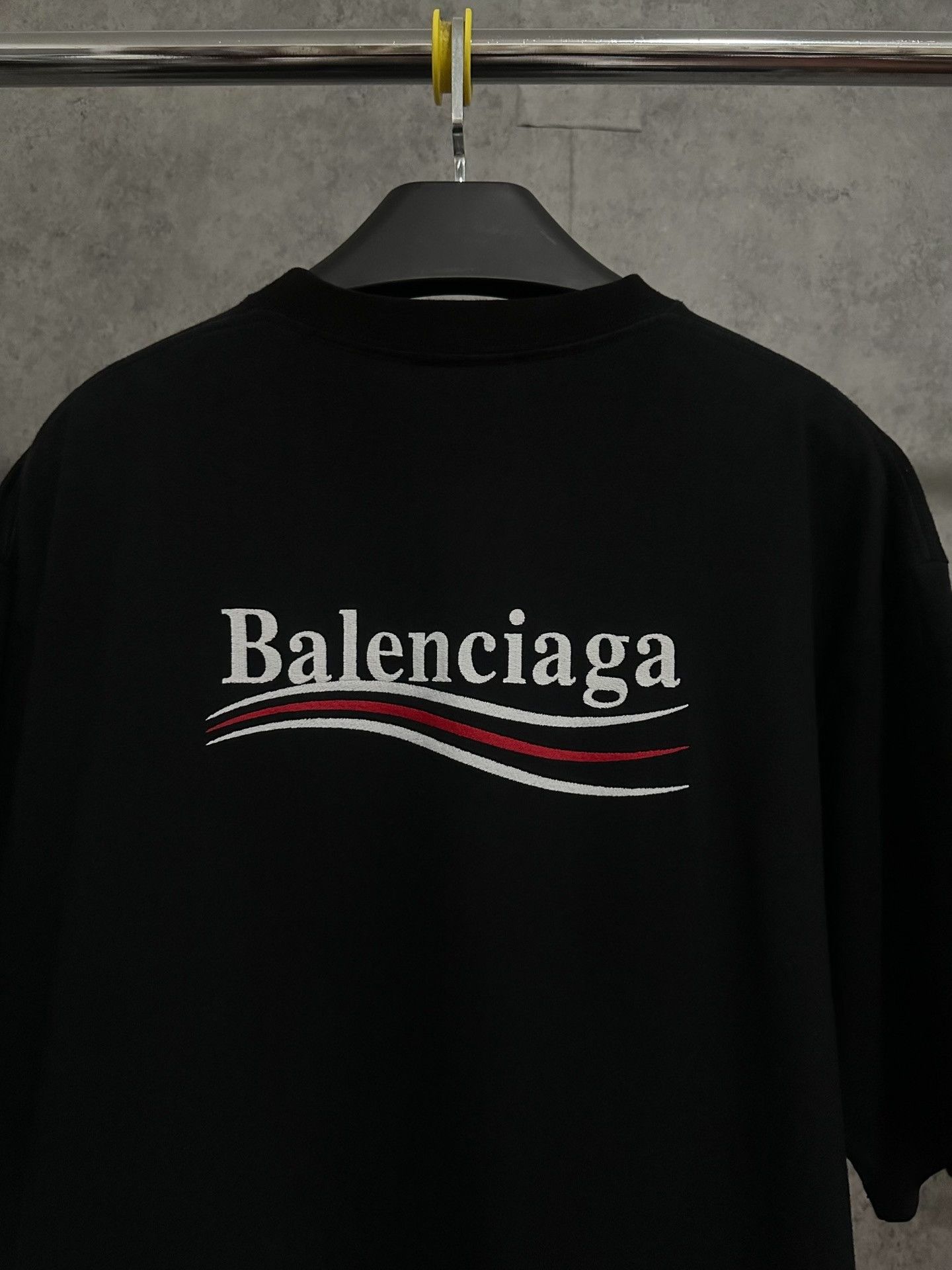 Balenciaga Balenciaga Coke Wave Embroidery Logo T-Shirt Size US L / EU 52-54 / 3 - 5 Thumbnail